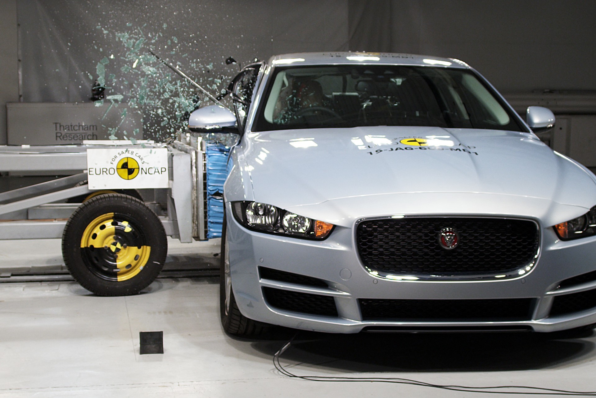 Jaguar XE  - Side crash test 2015