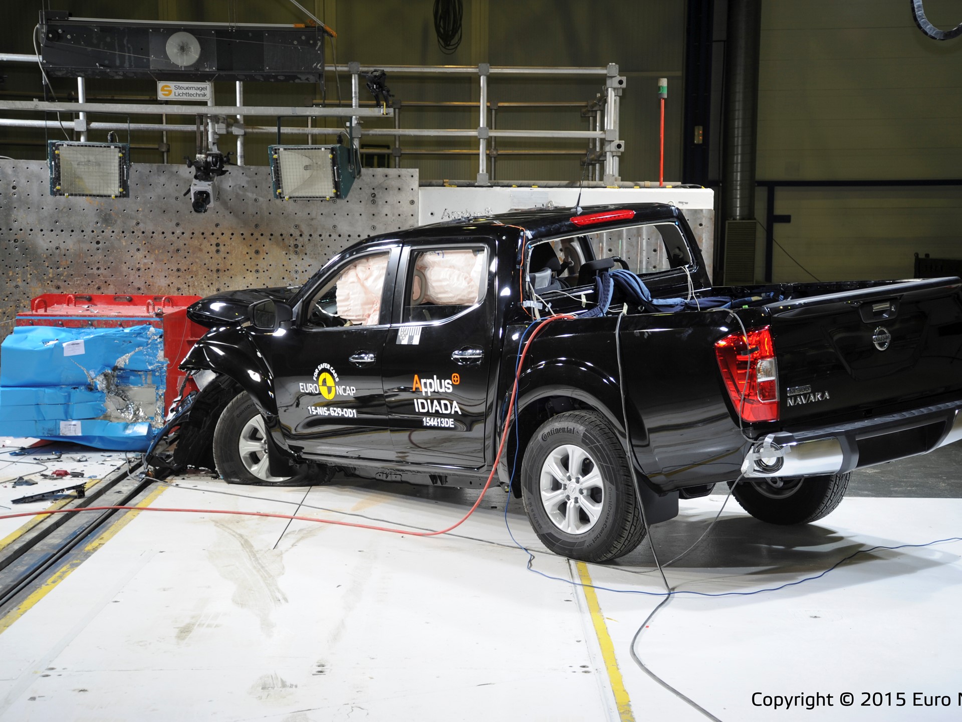 Nissan NP300 Navara- Frontal Offset Impact test 2015 - after crash