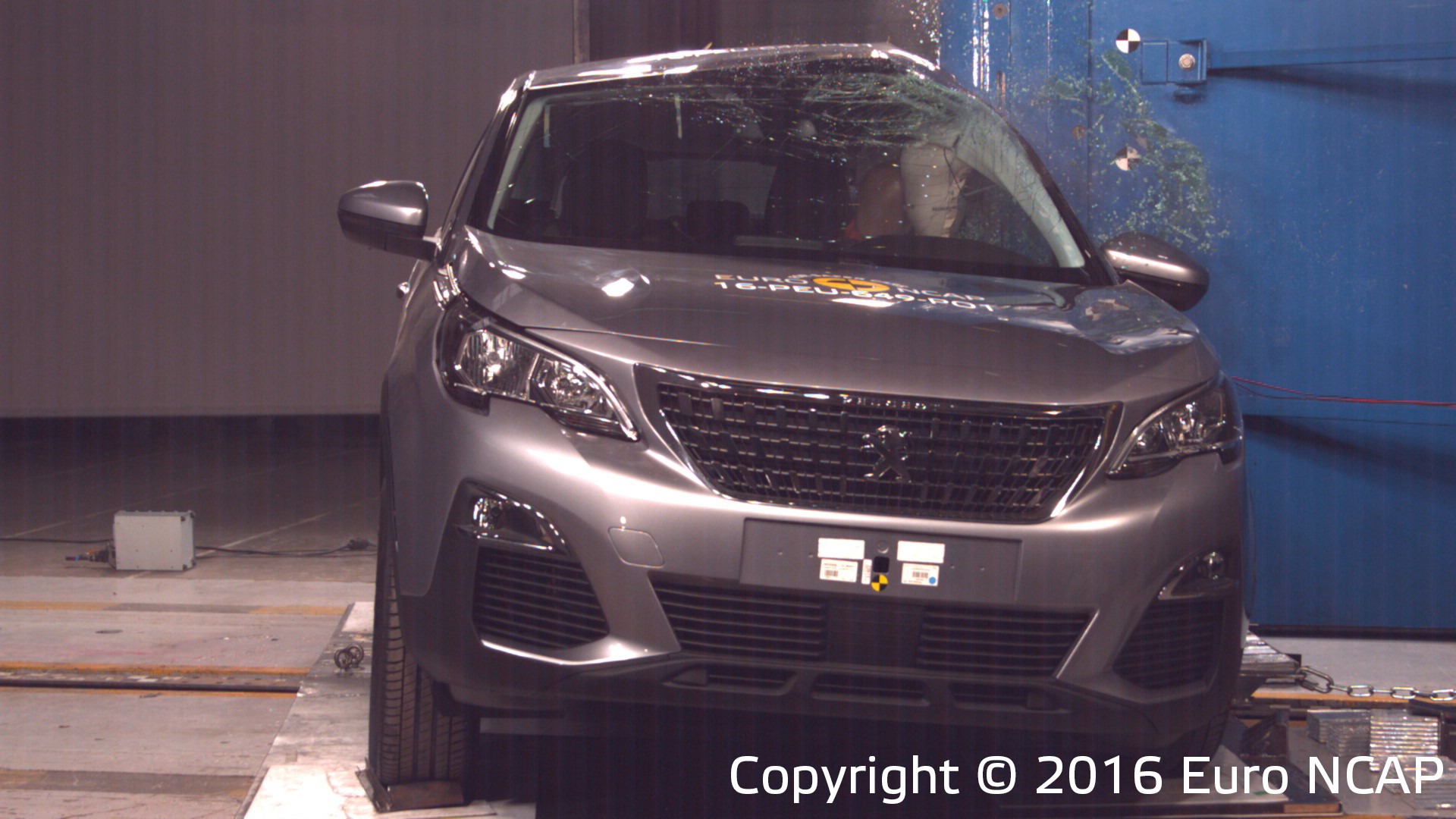 Peugeot 3008 - Pole crash test 2016