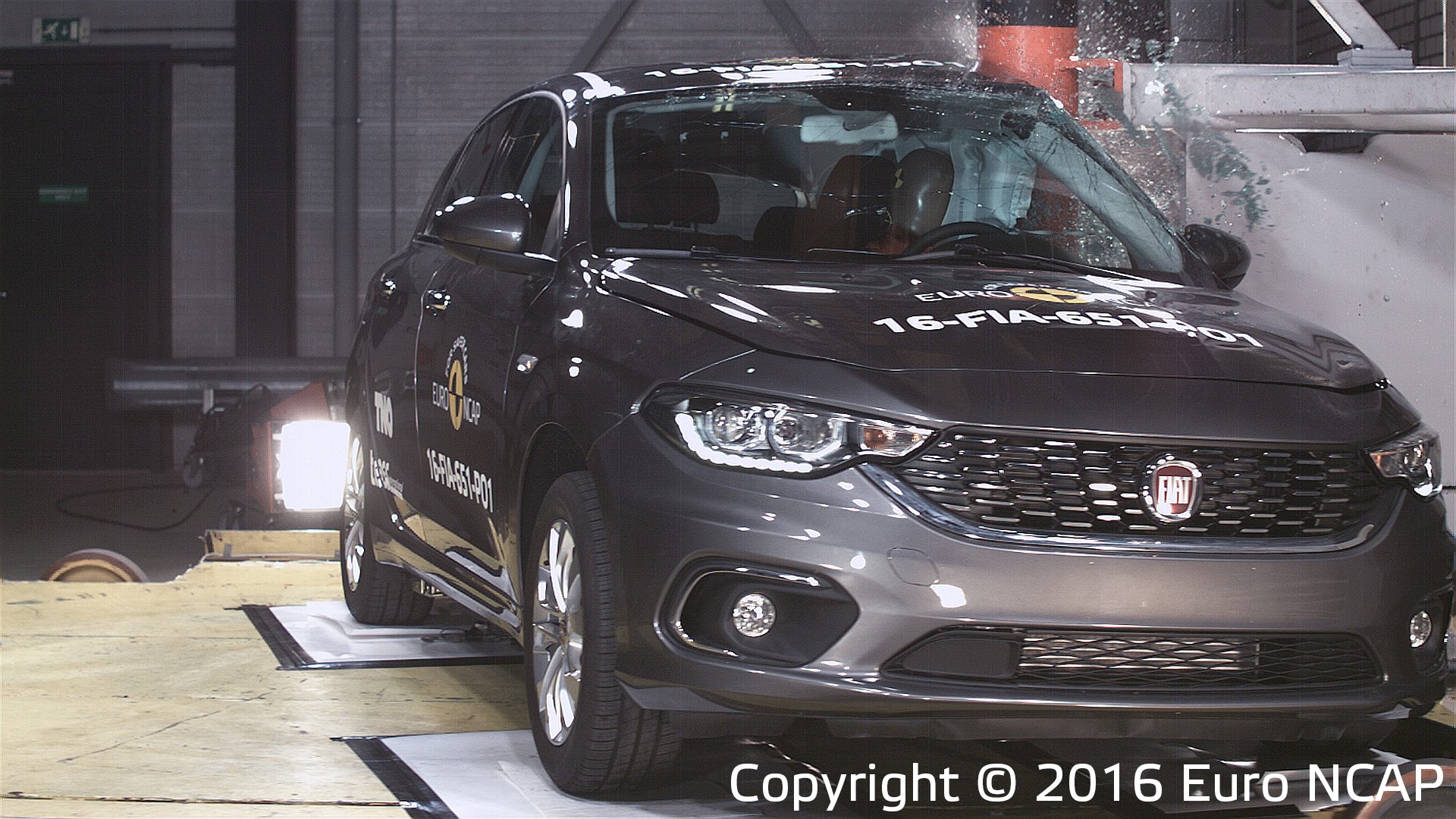 Fiat Tipo - Pole crash test 2016