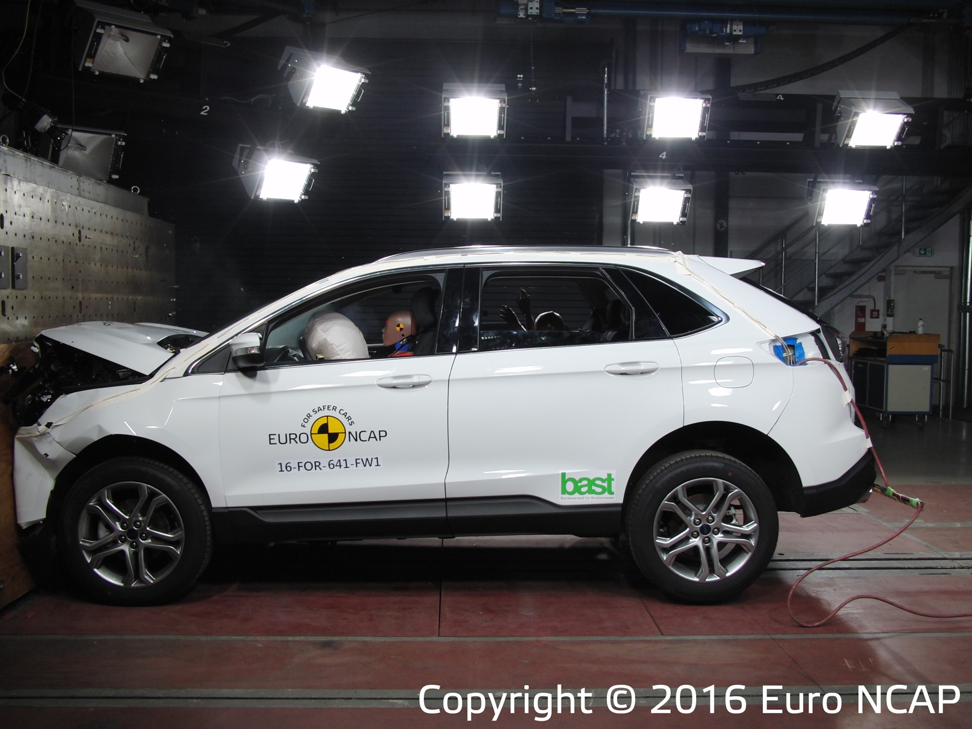 Ford Edge - Frontal Full Width test 2016