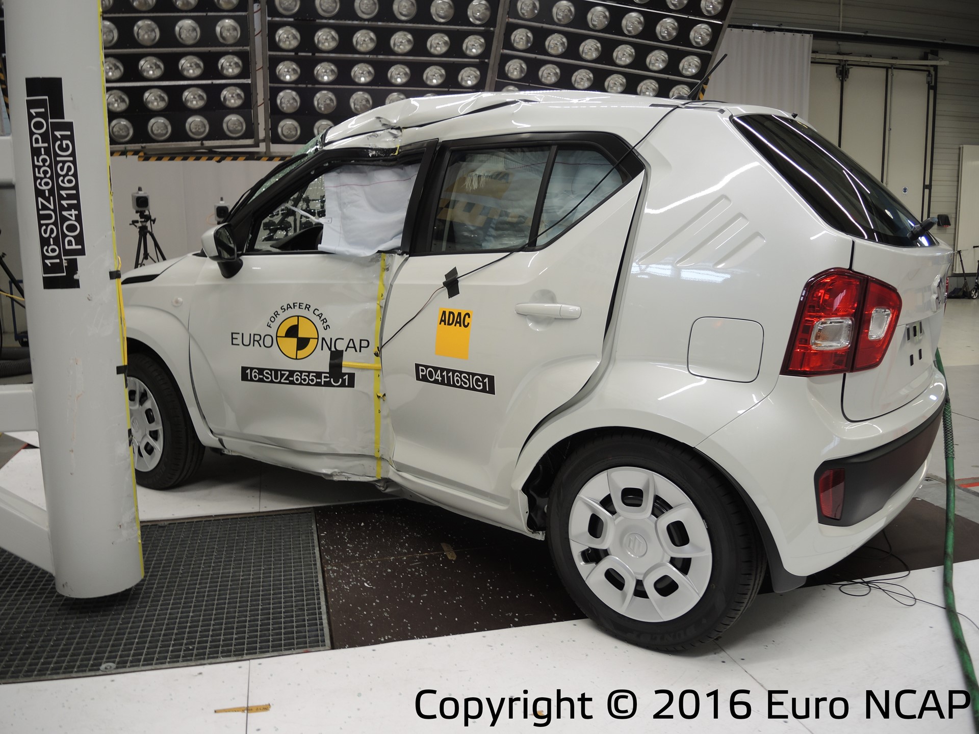 Suzuki Ignis  - Pole crash test 2016 - after crash