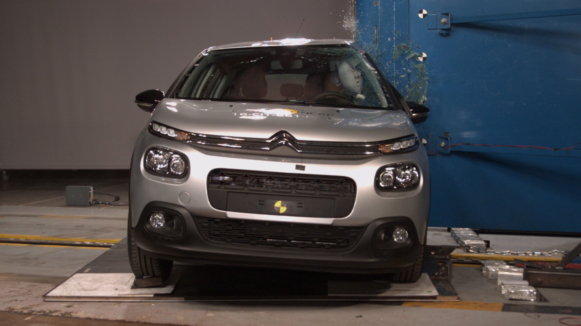 Citroën C3 - Pole crash test 2017