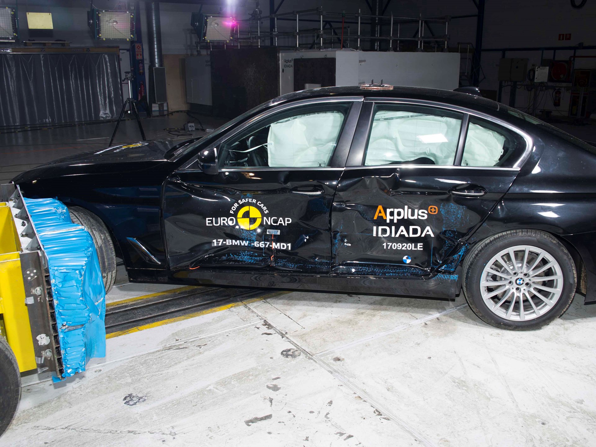BMW 5-Series  - Side crash test 2017