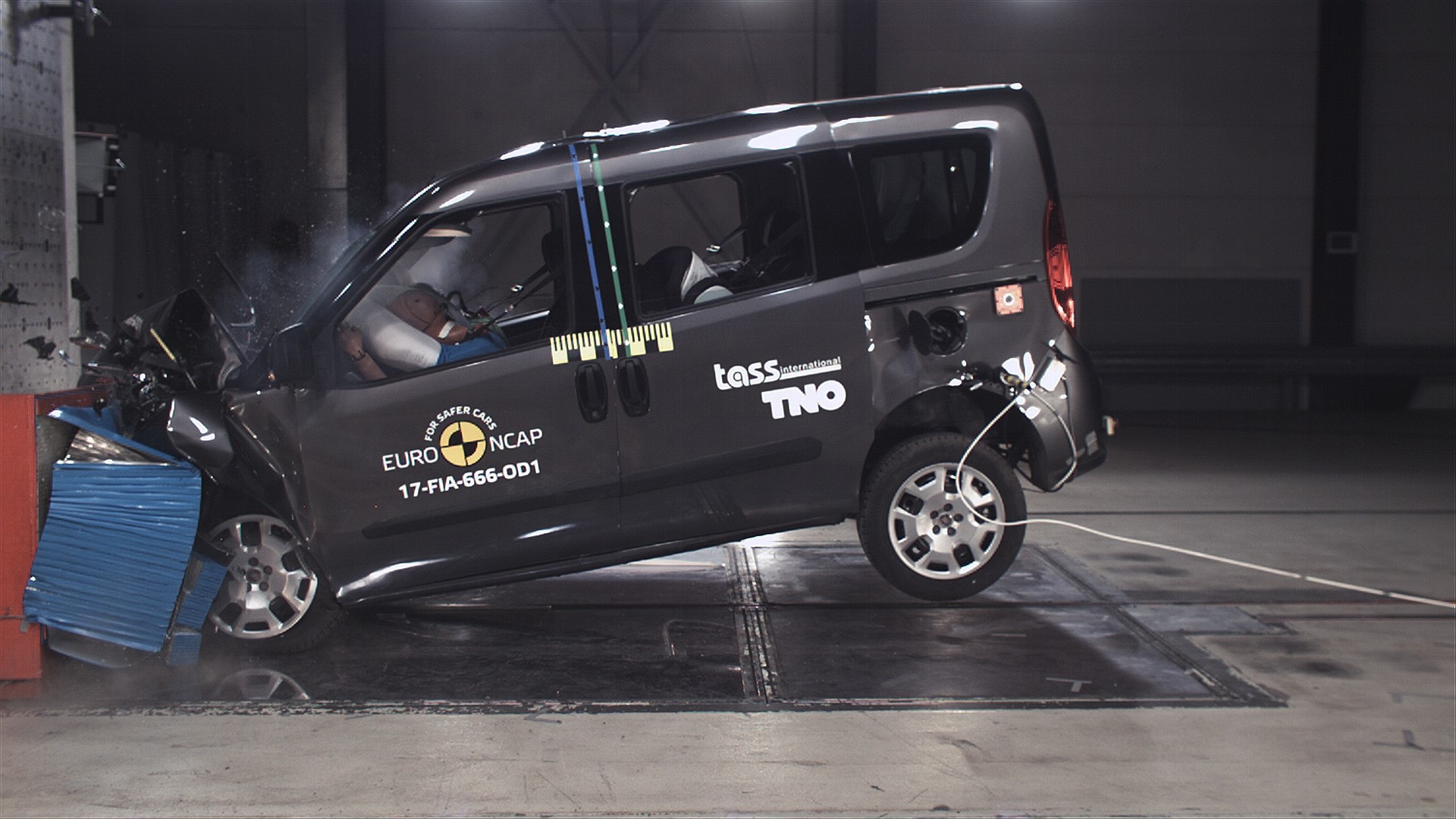 Fiat Doblo  - Frontal Offset Impact test 2017