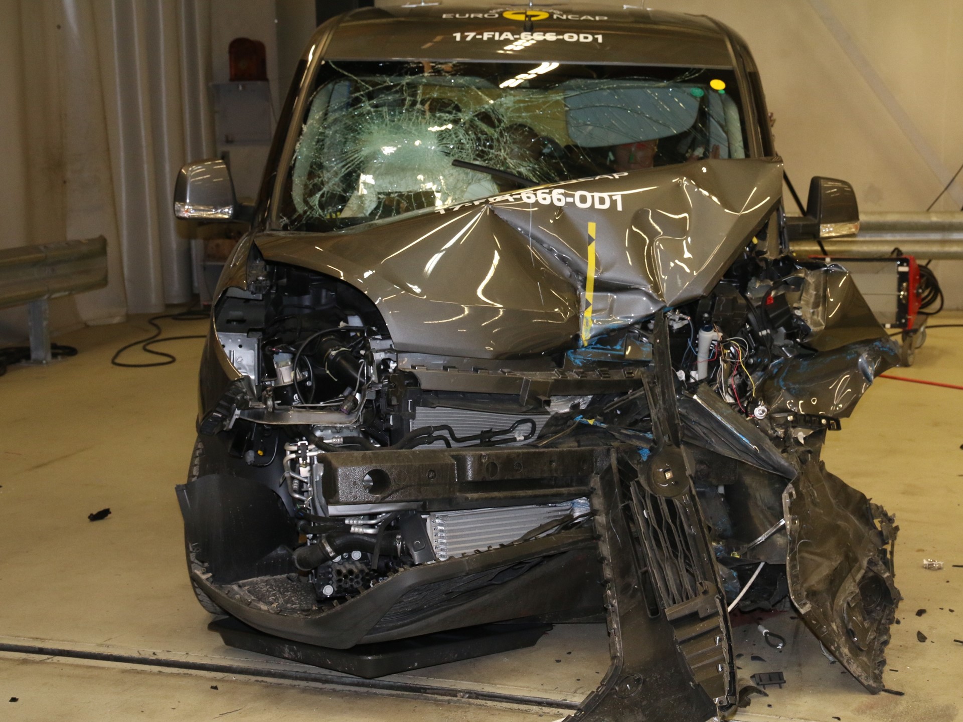 Fiat Doblo - Frontal Offset Impact test 2017 - after crash