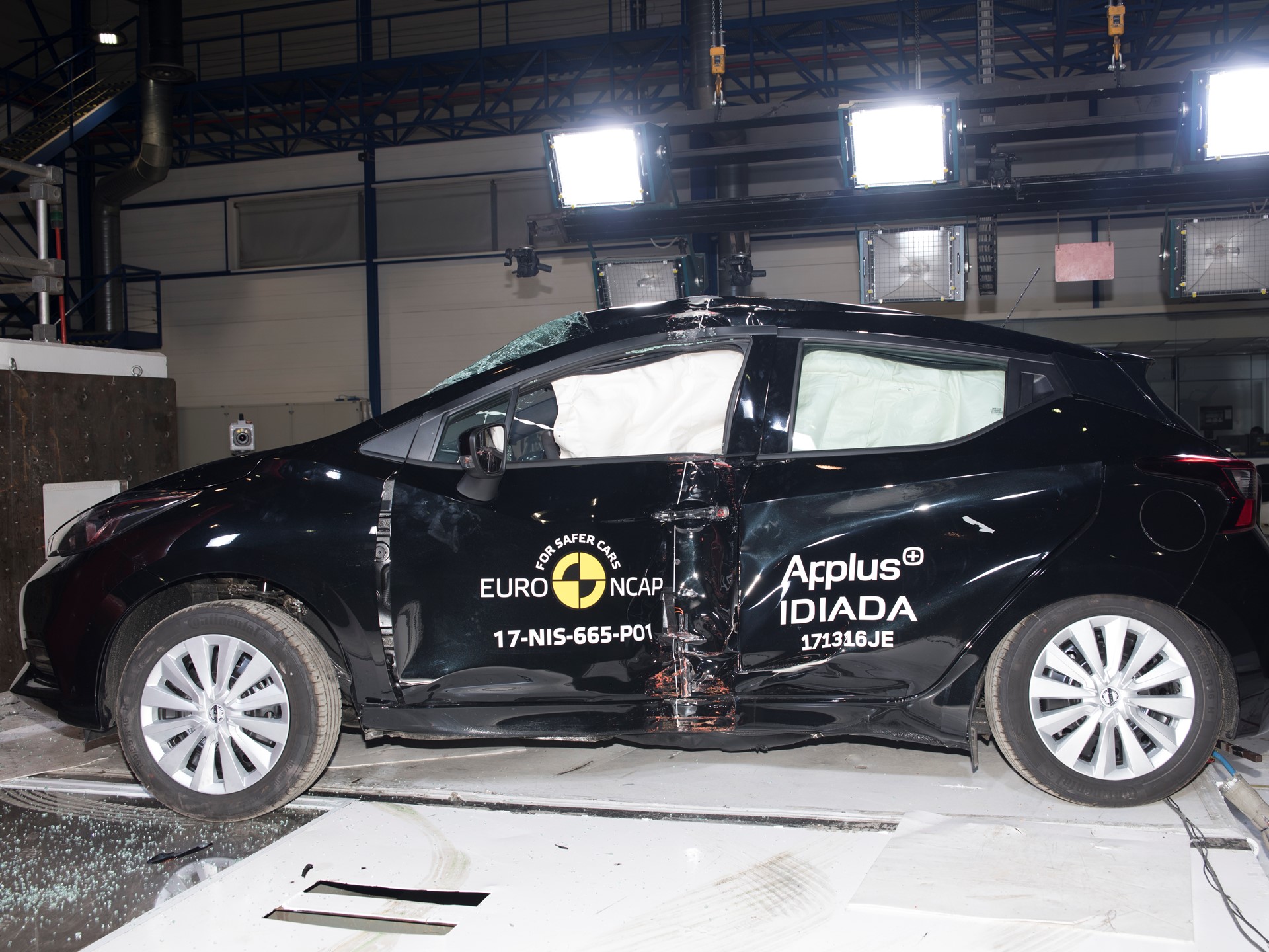 Nissan Micra - Pole crash test 2017 - after crash