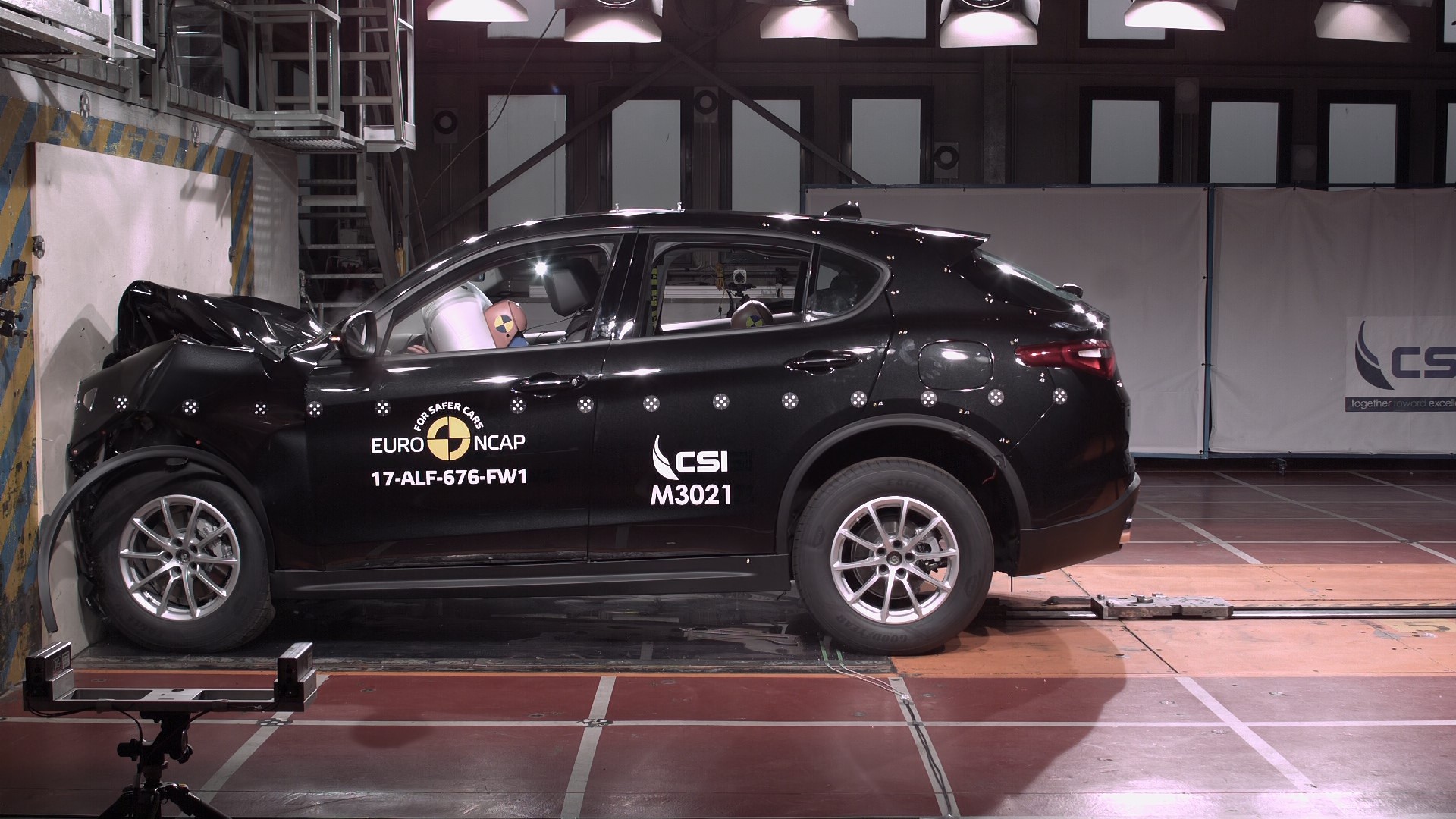 Alfa Romeo Stelvio - Frontal Full Width test 2017
