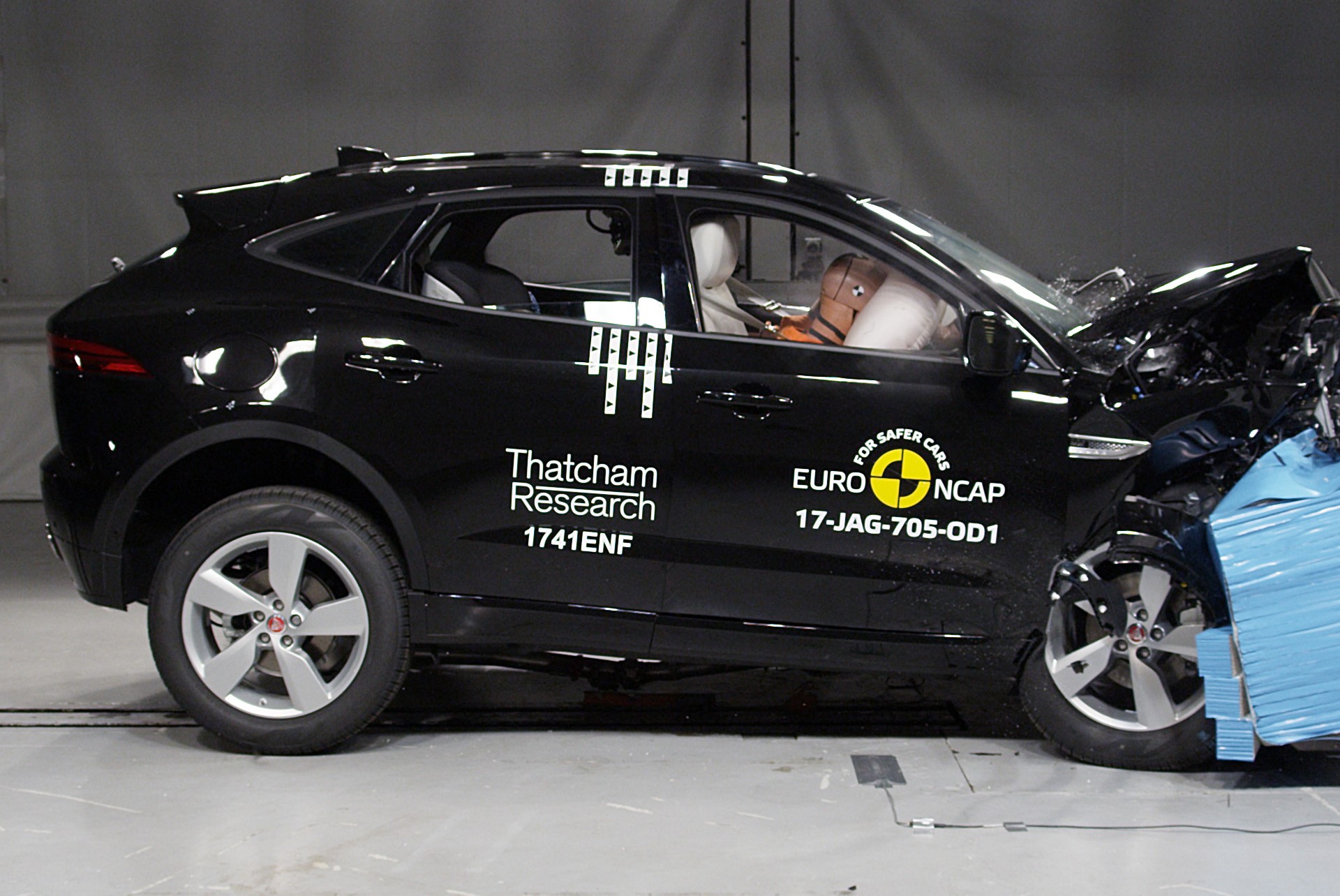 Jaguar E-Pace - Frontal Offset Impact test 2017