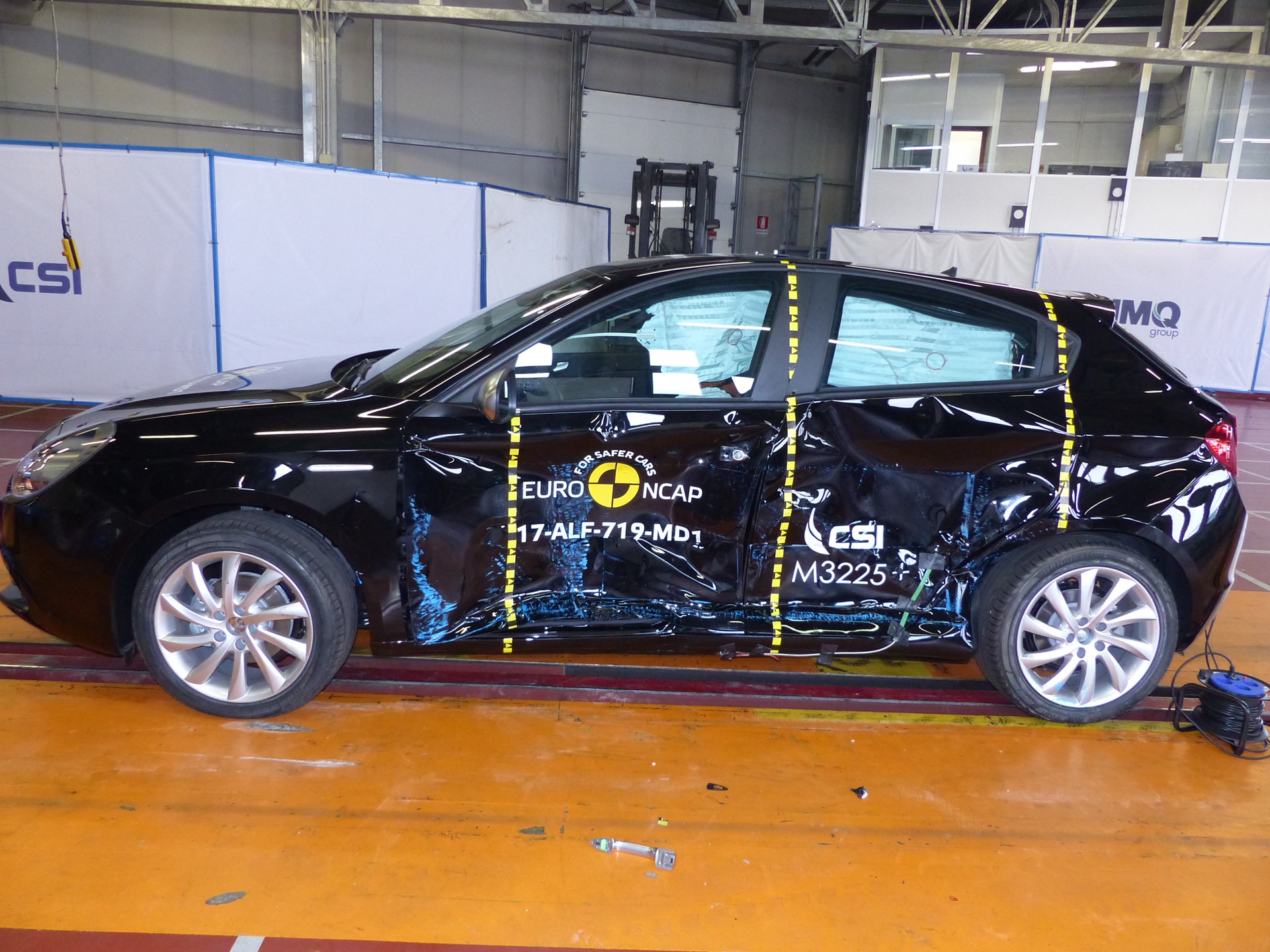 Alfa Romeo Giulietta - Side crash test 2017 - after crash