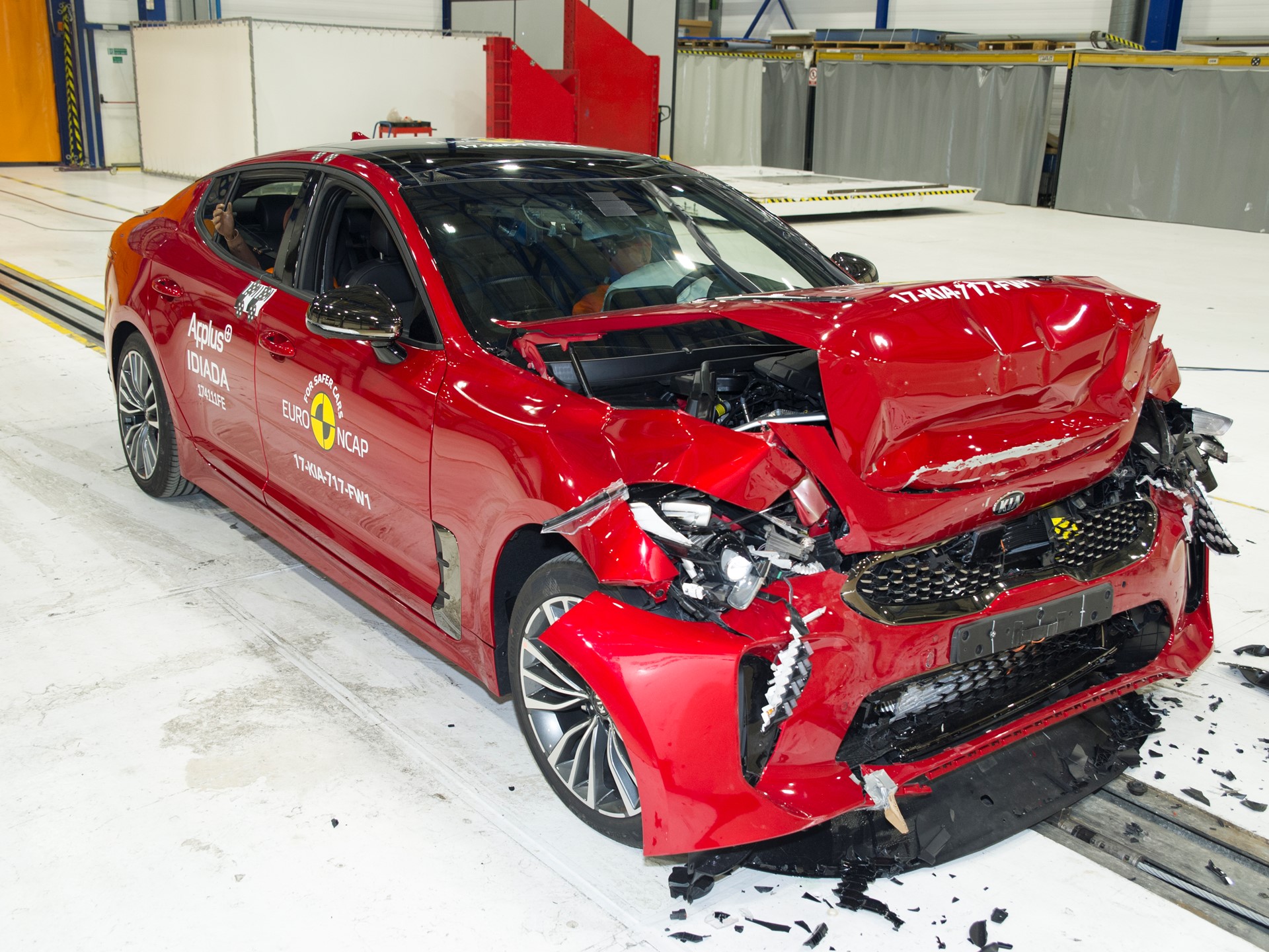 Kia Stinger - Frontal Full Width test 2017 - after crash