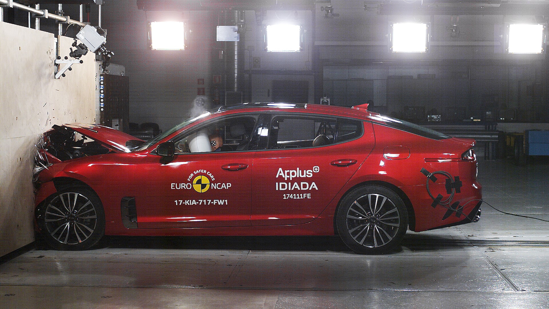 Kia Stinger - Frontal Full Width test 2017