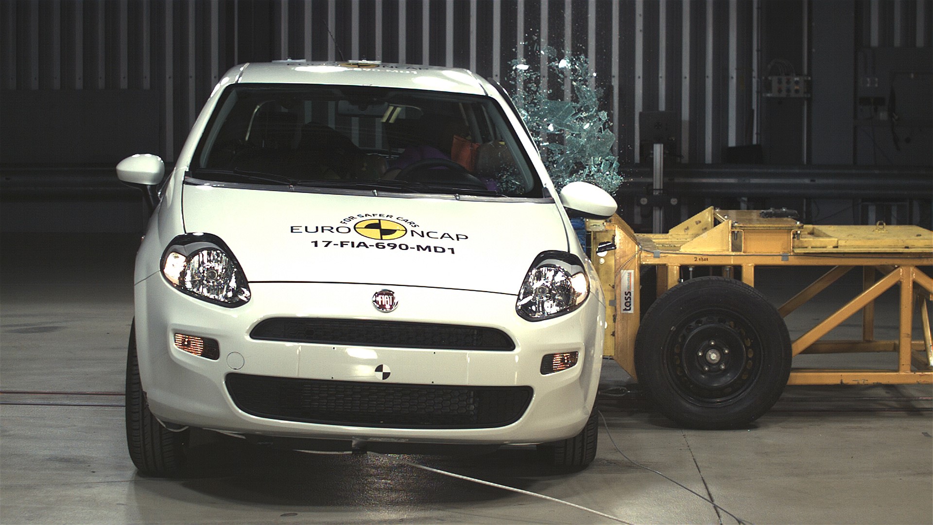 Fiat Punto - Side crash test 2017