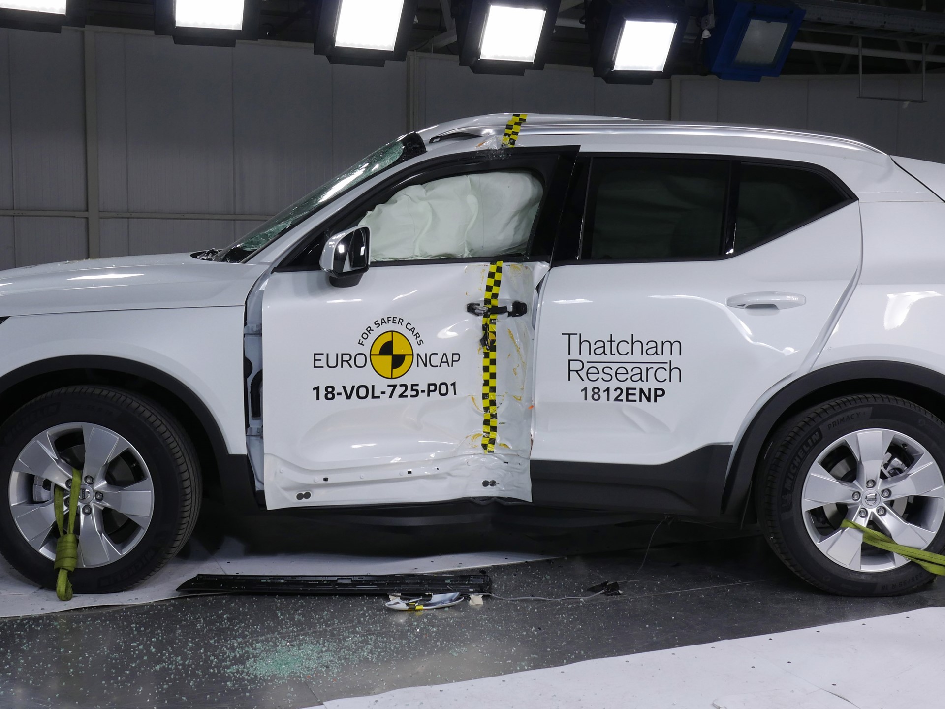 Volvo XC40 - Pole crash test 2017 - after crash