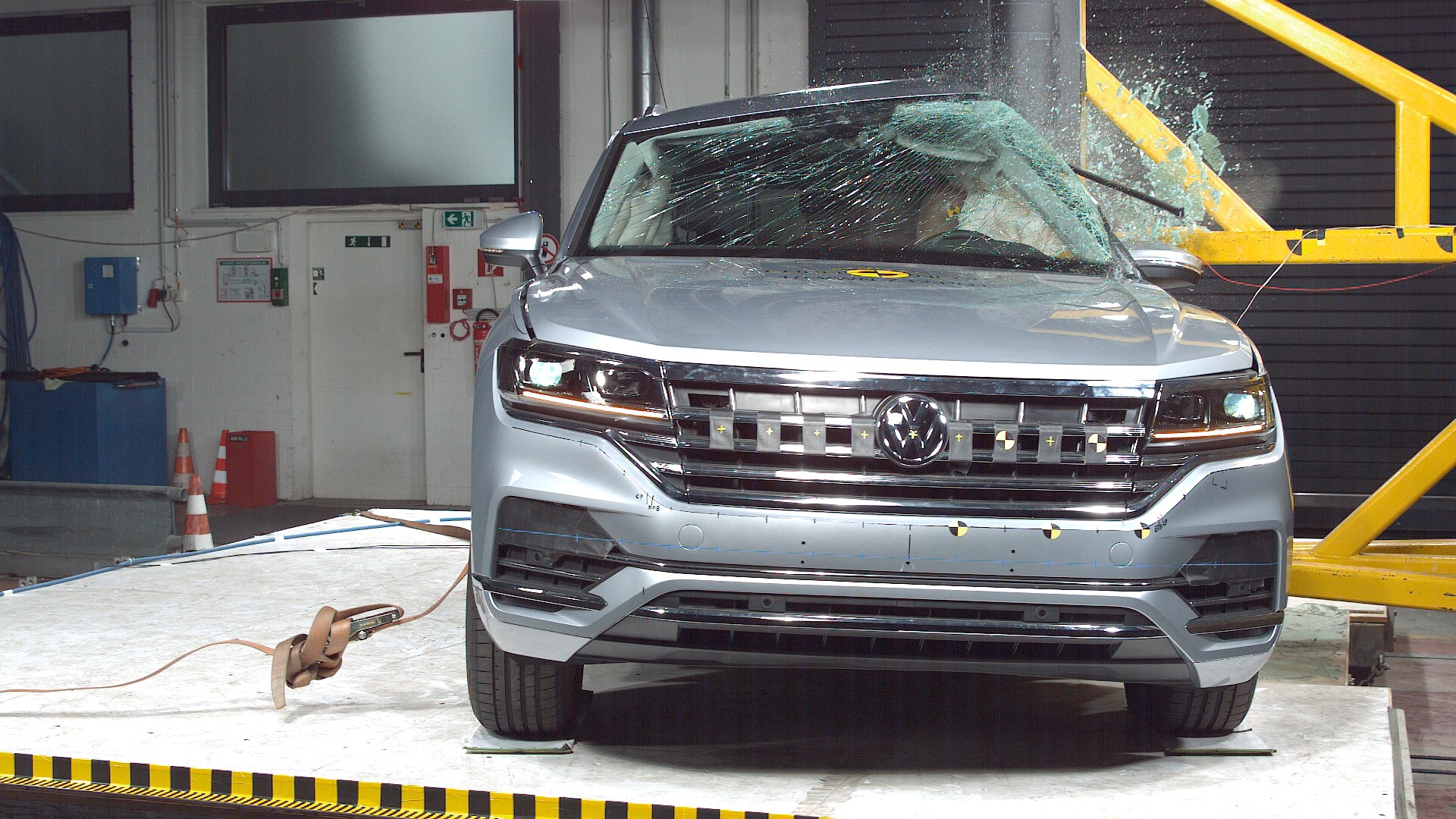 *   Crash! Vw Touareg Vor Dem Aus? Experten Enthüllen Die Wahrheit! - i34ey1d