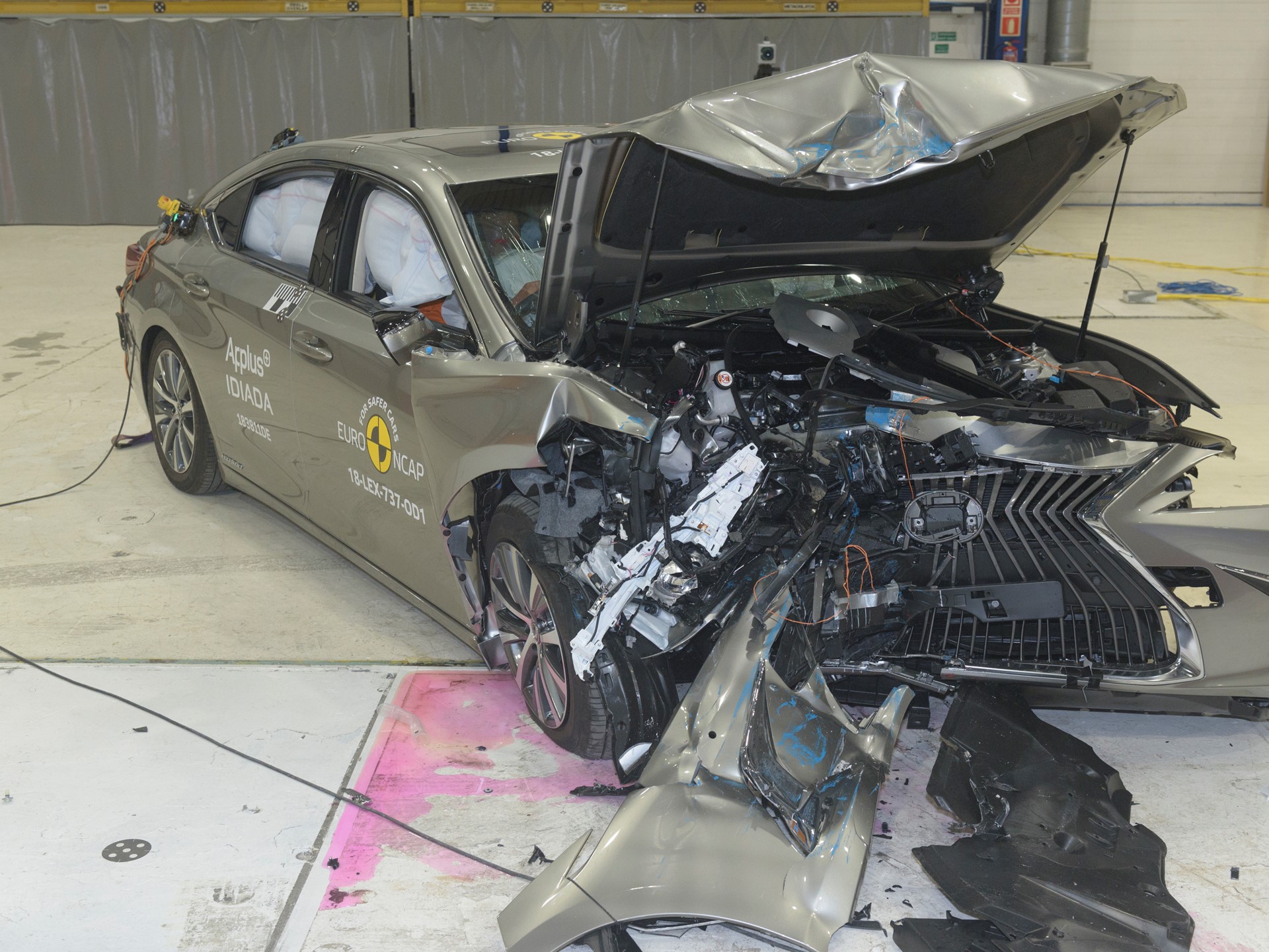 Lexus es frontal offset impact test 2018 after crash