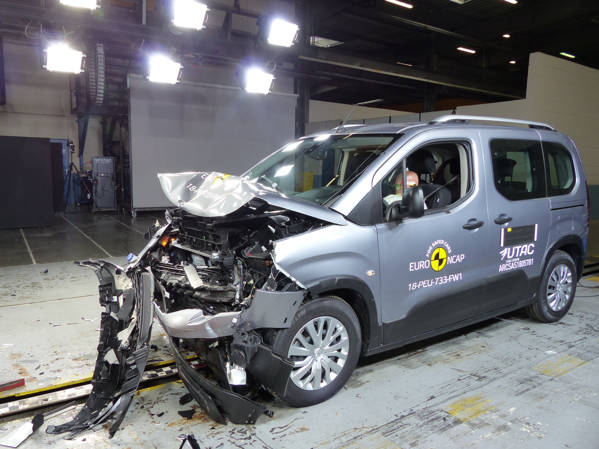 Opel/Vauxhall Combo - Frontal Full Width test 2018 - after crash