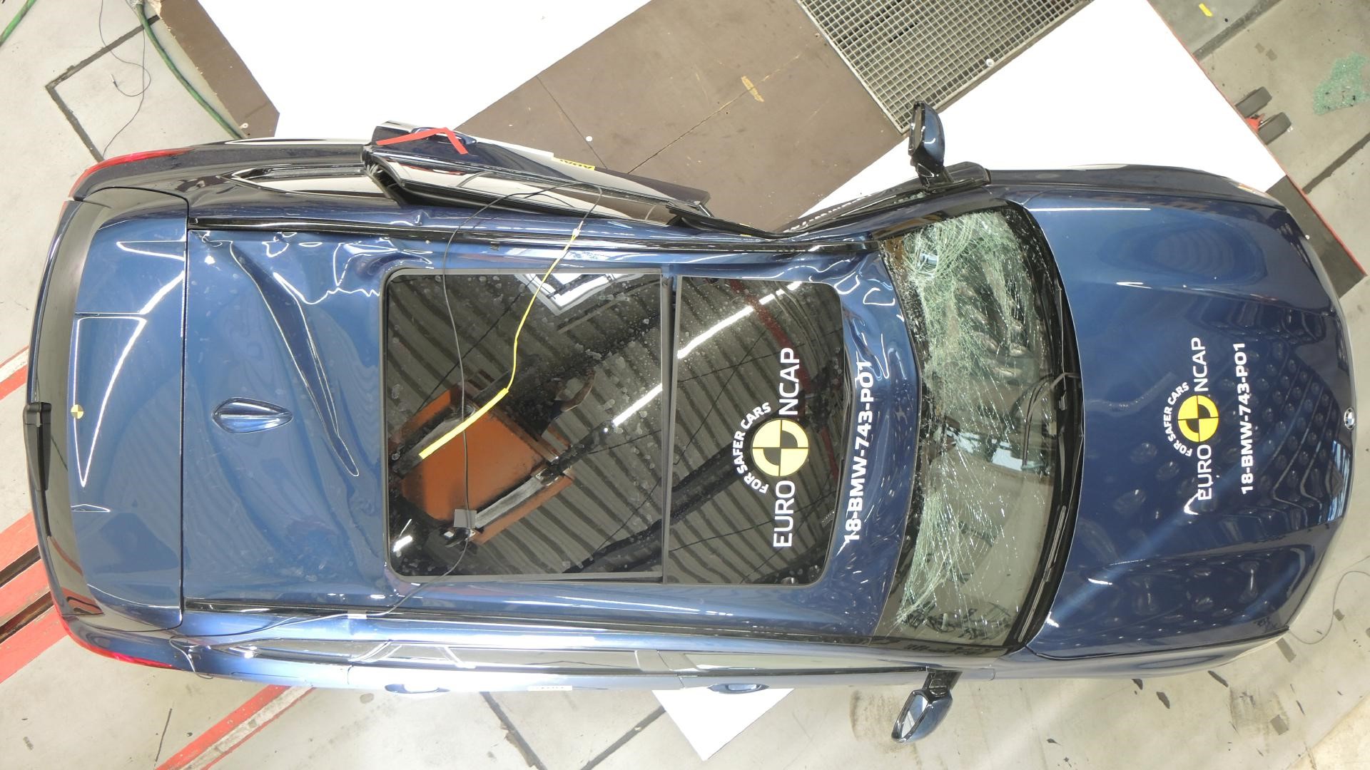 BMW X5 - Pole crash test 2018 - after crash