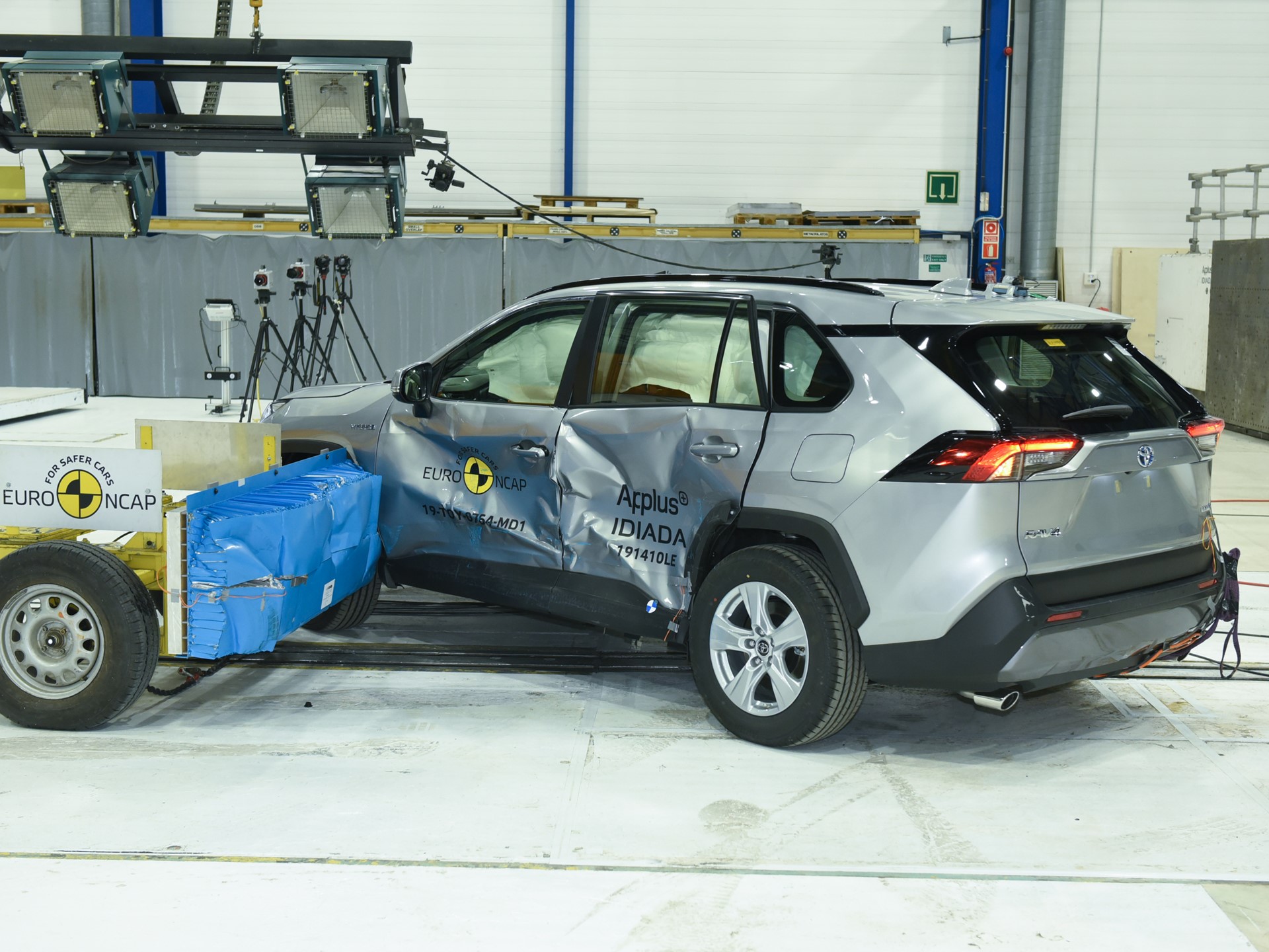 Toyota RAV4 - Side crash test 2019 - after crash