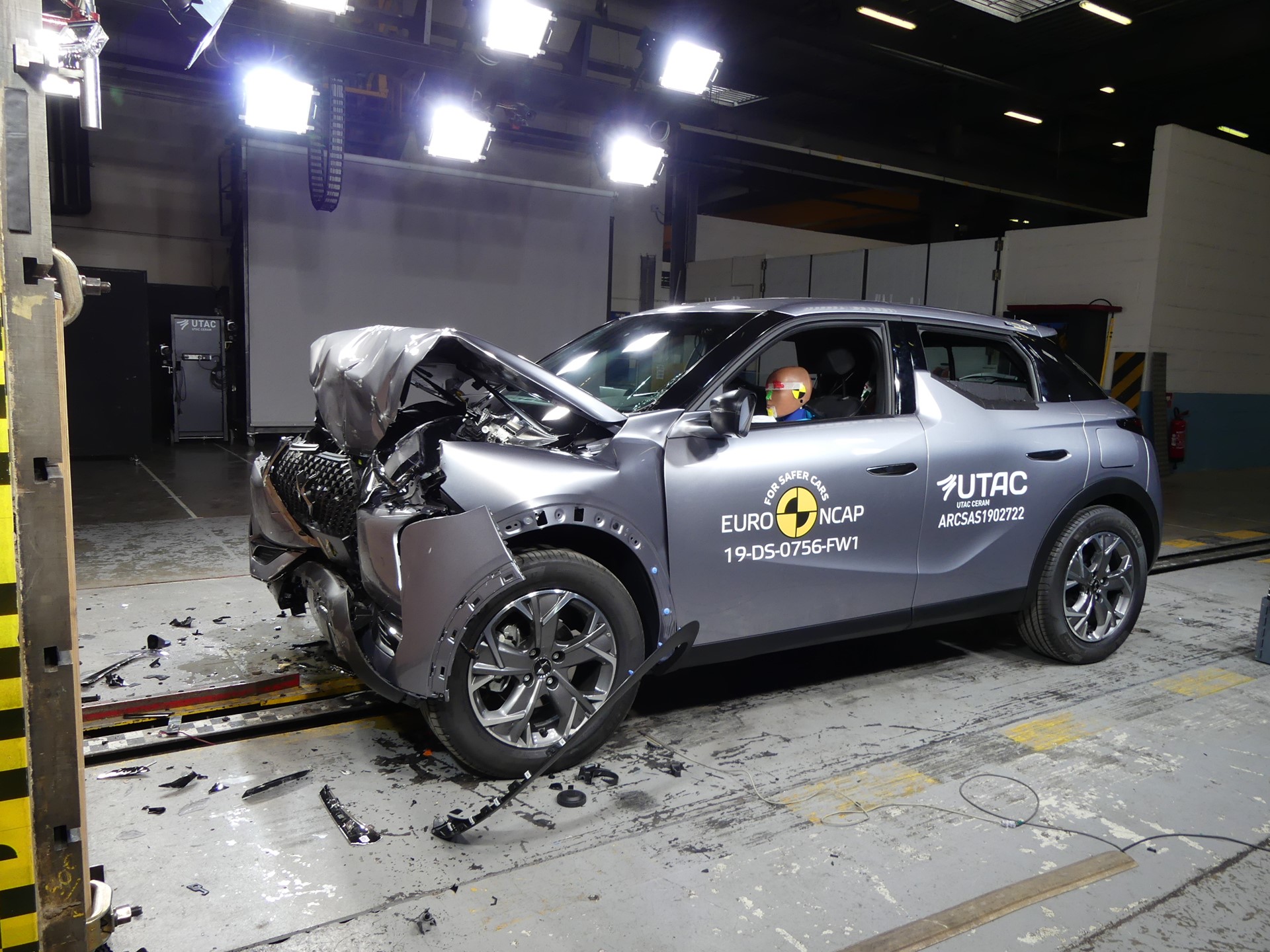 DS 3 Crossback - Frontal Full Width test 2019 - after crash