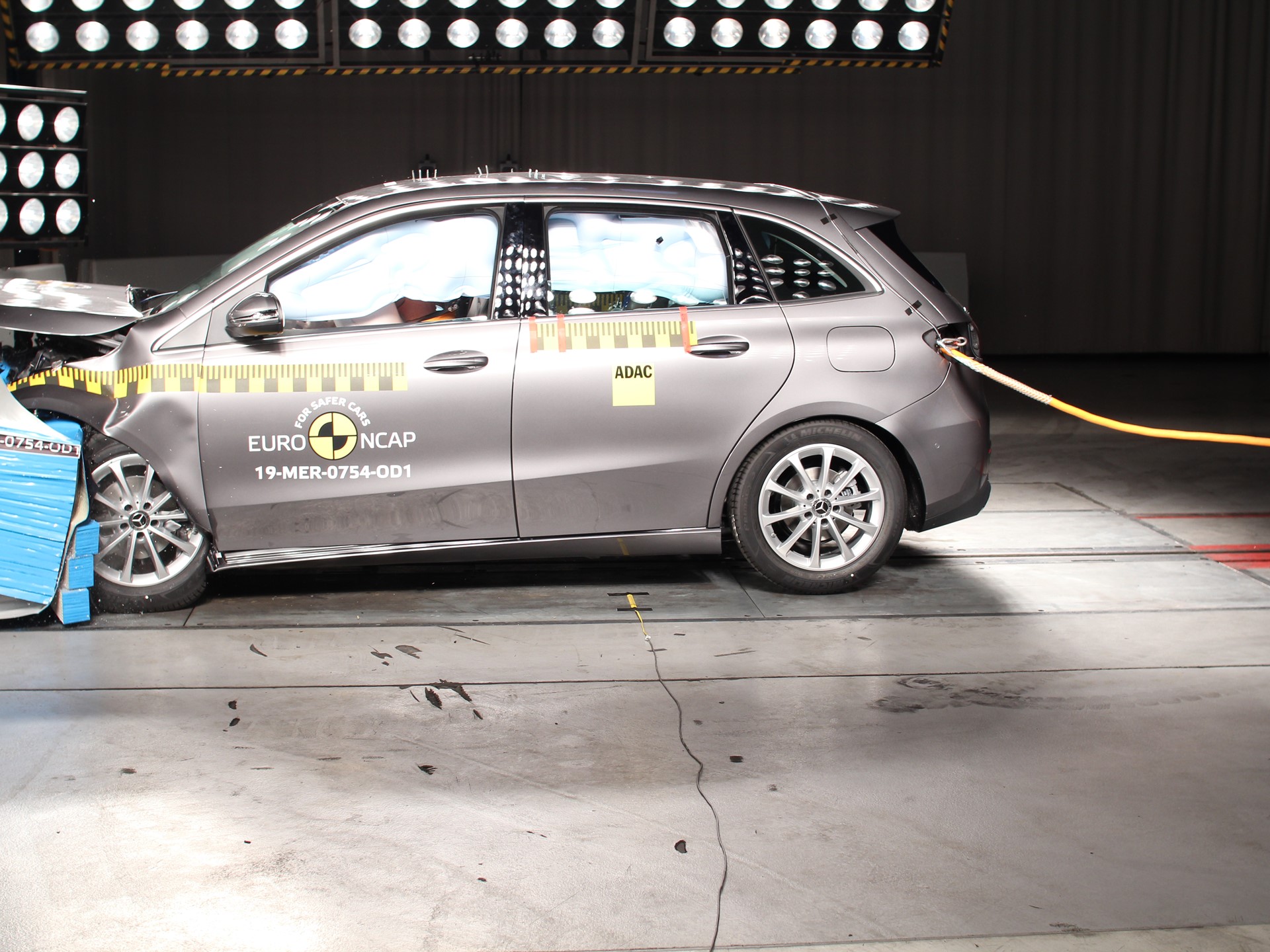 Mercedes-Benz B-Class - Frontal Offset Impact test 2019