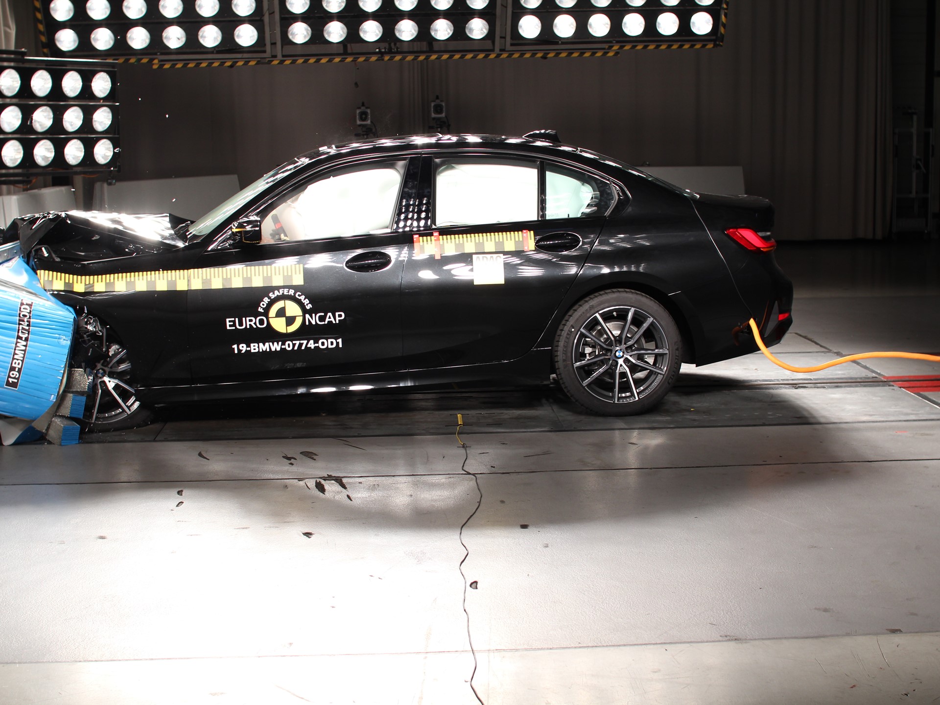 BMW 3 Series - Frontal Offset Impact test 2019