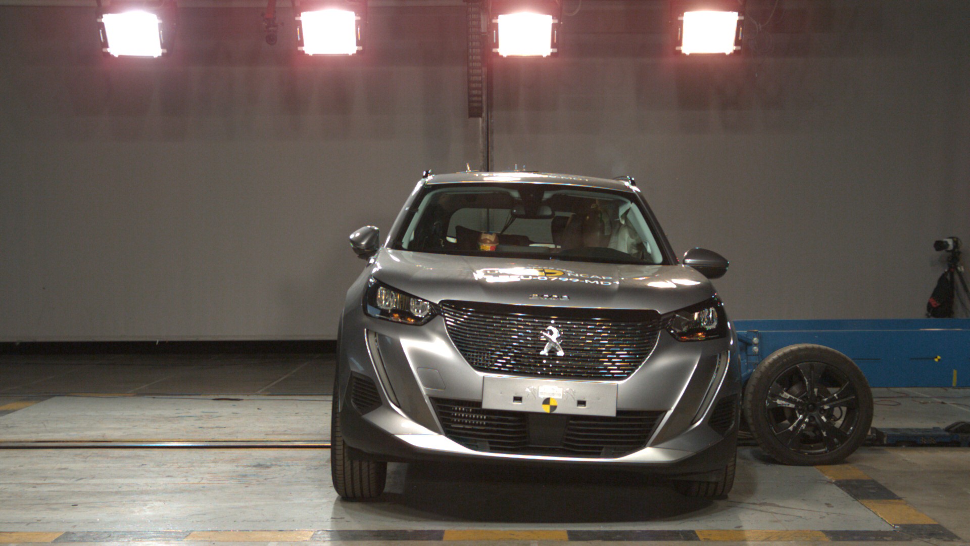 Peugeot 2008 - Side crash test 2019