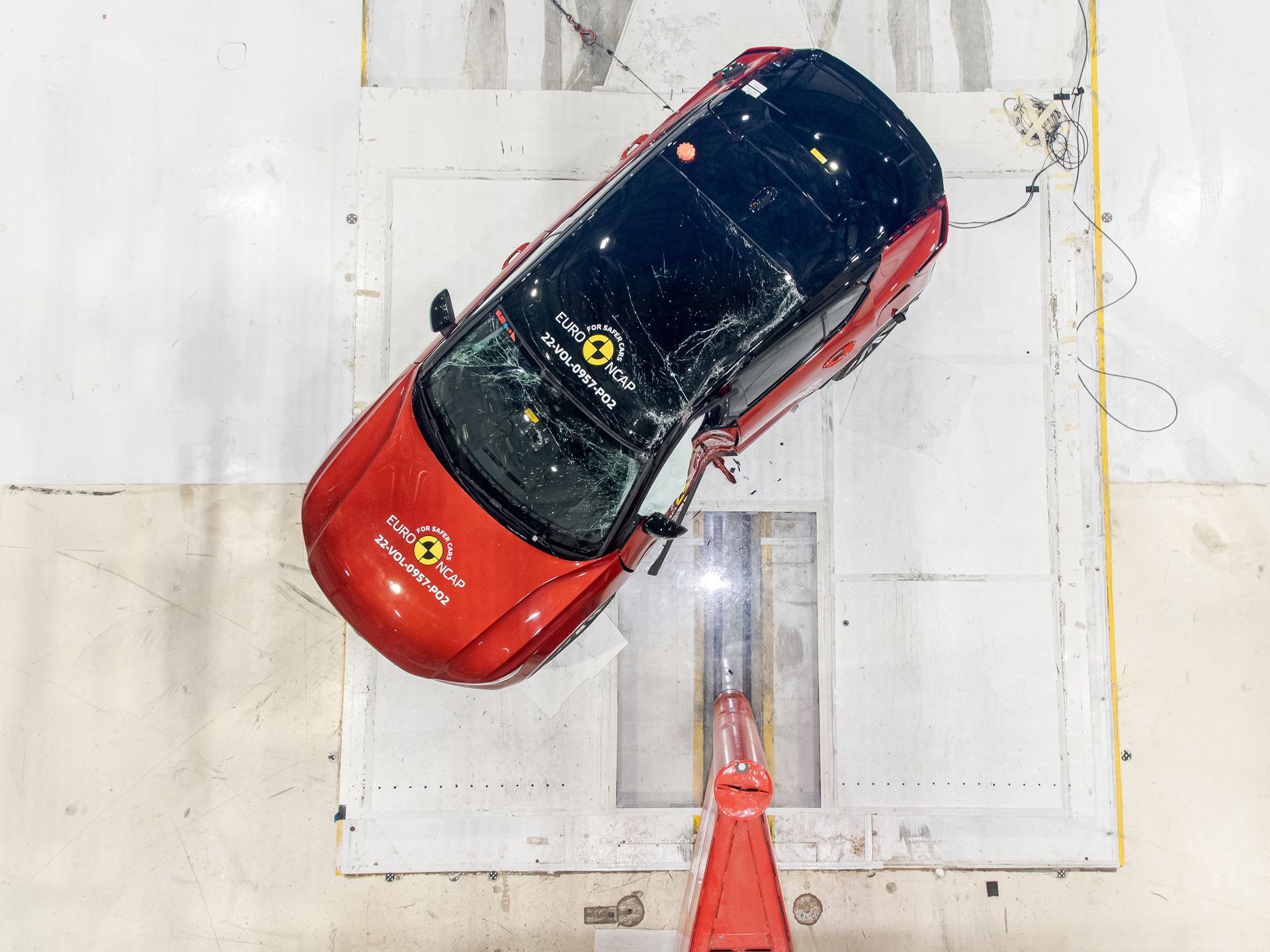 Volvo C40 Recharge - Side Pole test 2022 - after crash