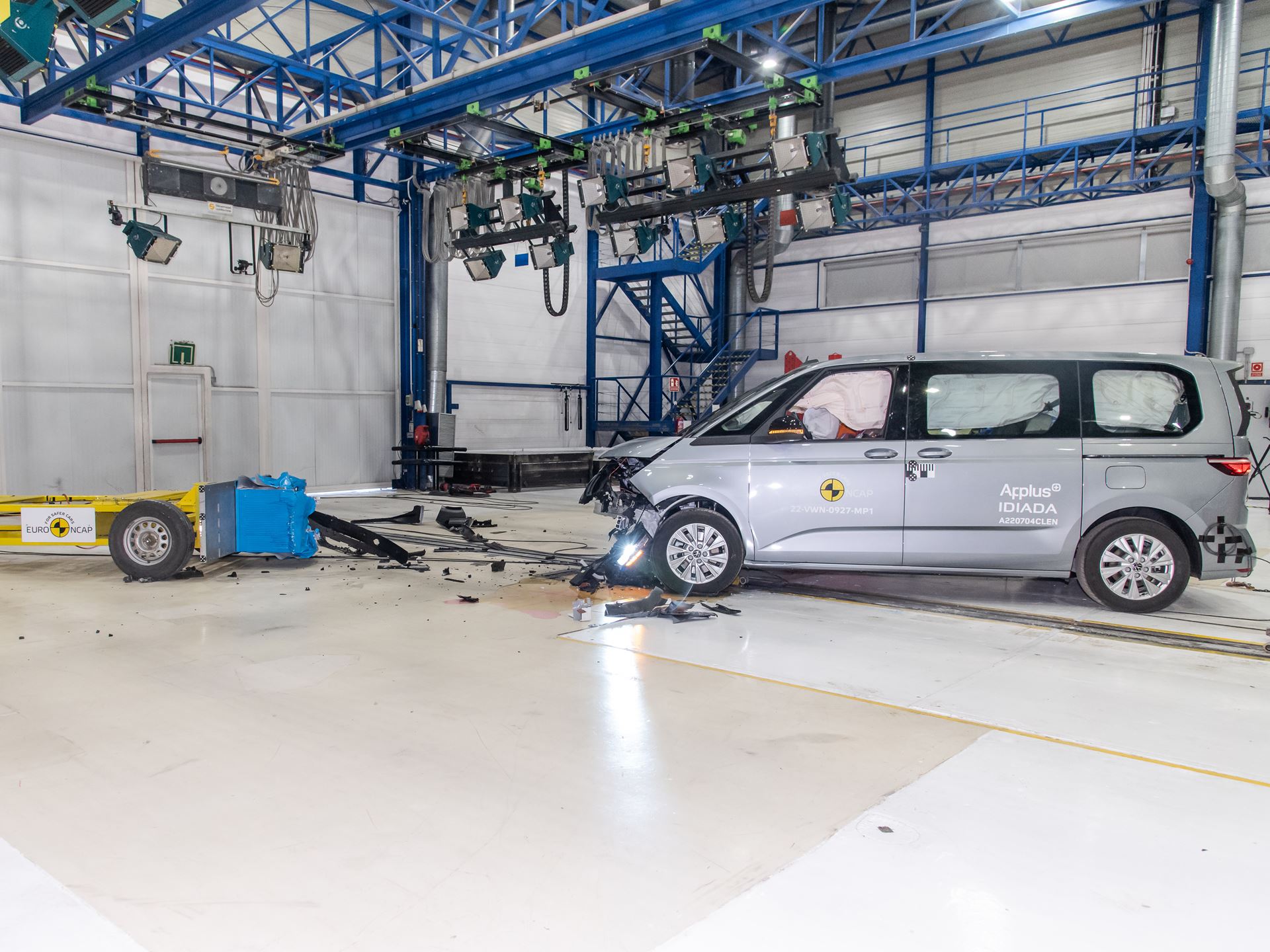 VW Multivan - Mobile Progressive Deformable Barrier test 2022 - after crash