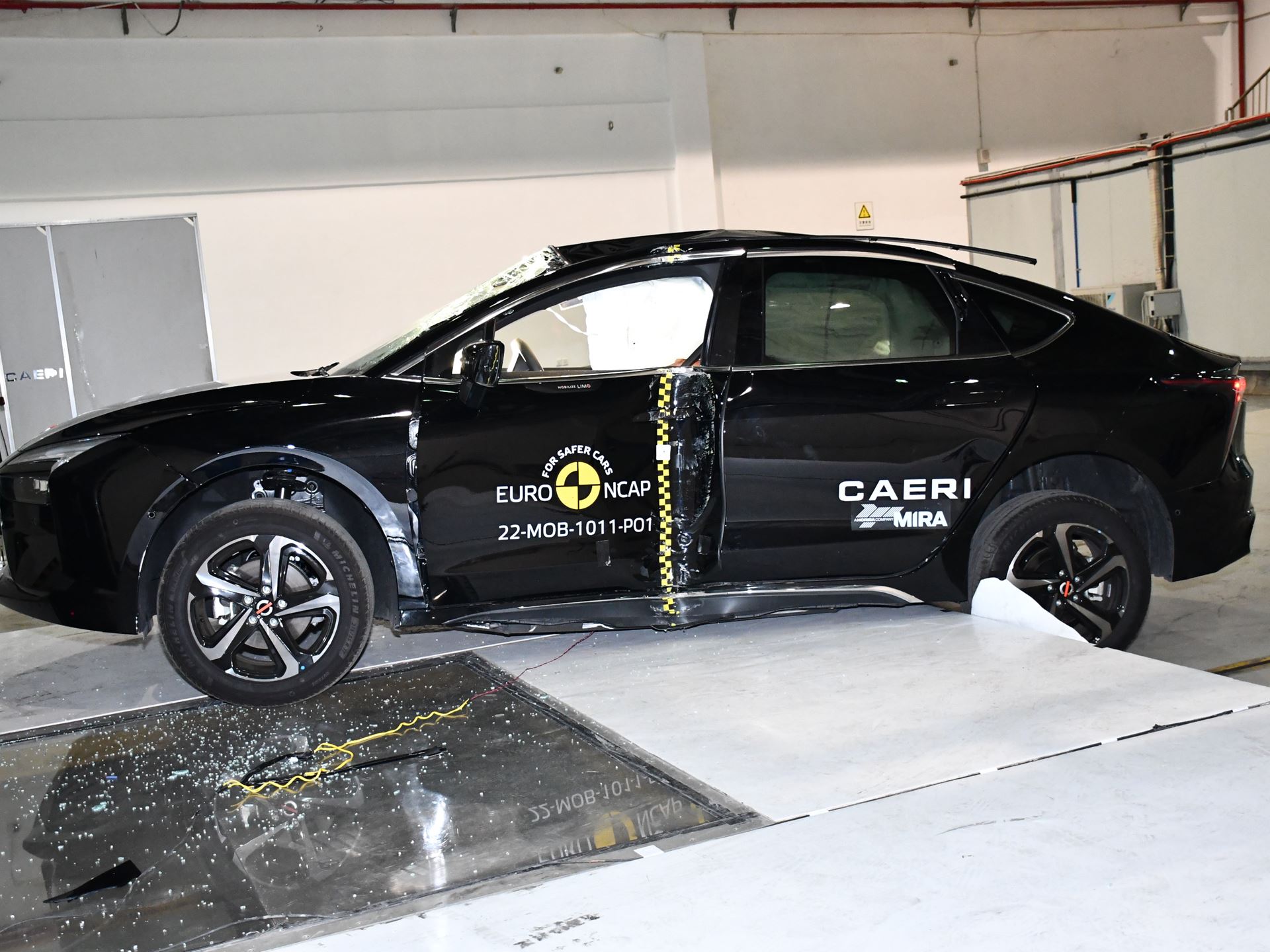 Mobilize Limo - Side Pole test 2022 - after crash