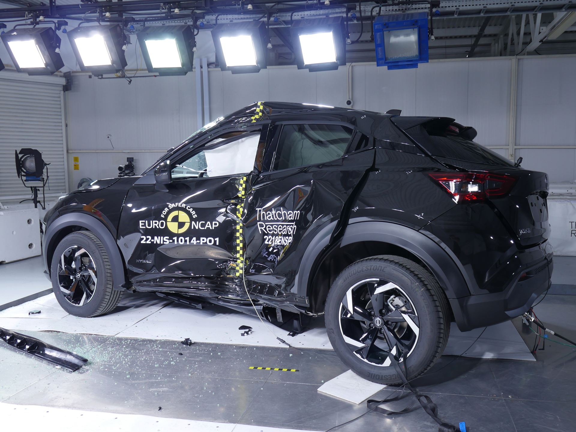 Nissan Juke HEV - Pole crash test 2019 - after crash