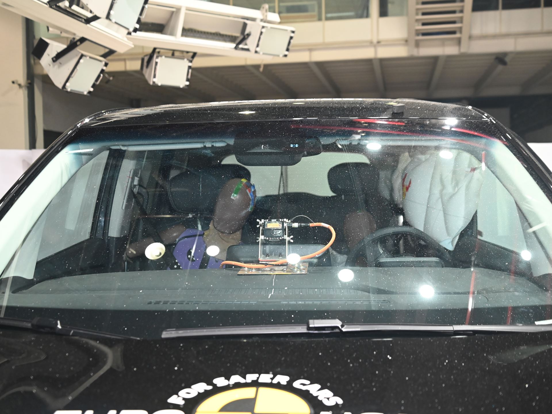 Maxus MIFA 9 - Far-Side impact test 2022 - after crash