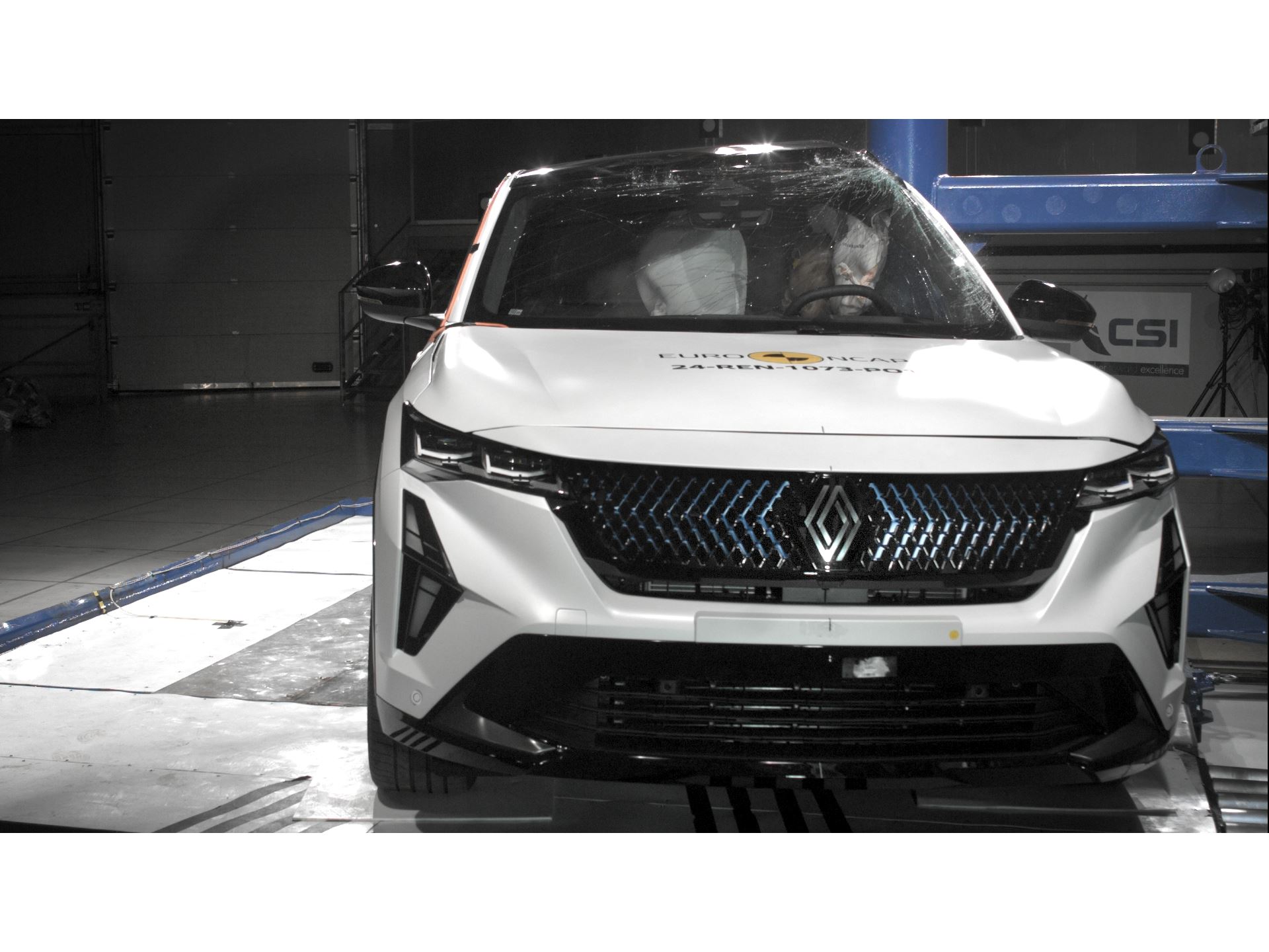 Renault Rafale Side Pole test 2022