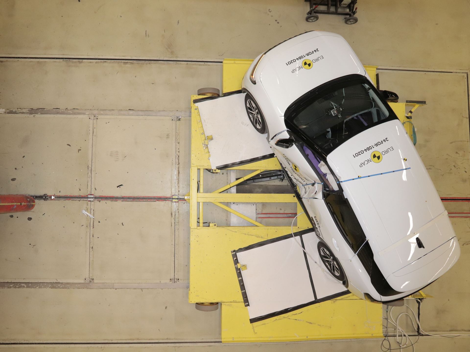 Ford Explorer Side Pole test 2024 after crash