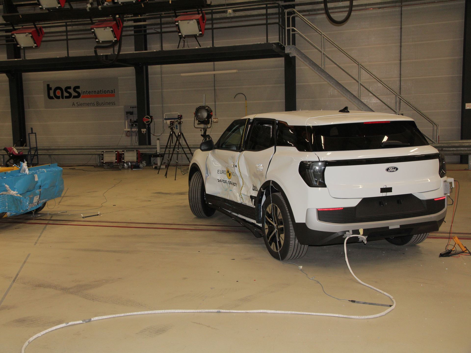 Ford Explorer Side Mobile Barrier test 2024 after crash