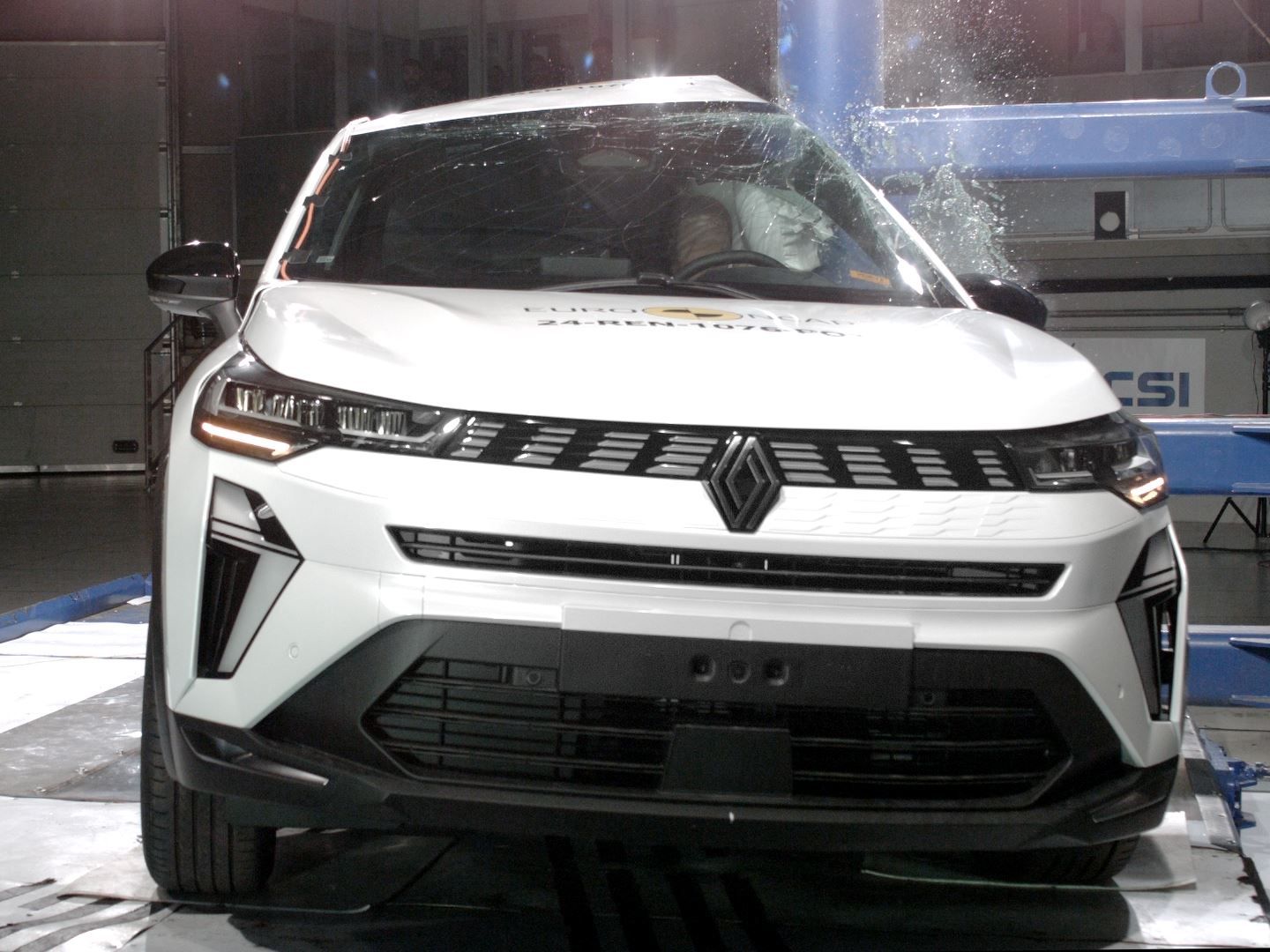 Renault Symbioz Side Pole test 2024