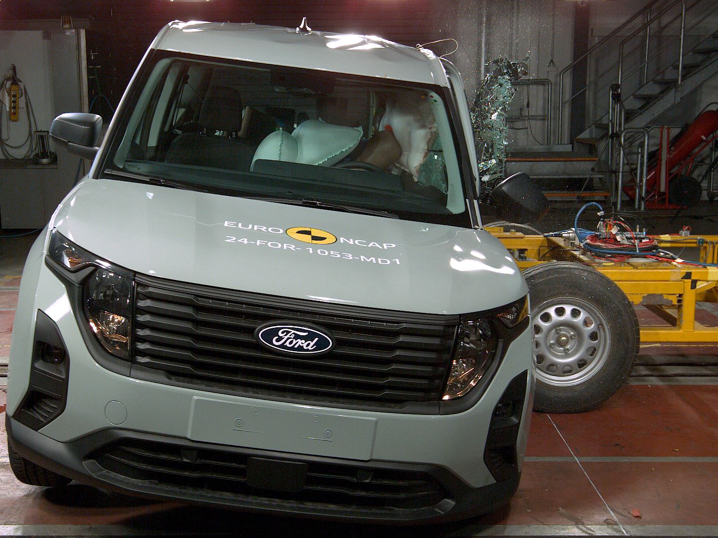 Ford Tourneo Courier Side Mobile Barrier test 2024