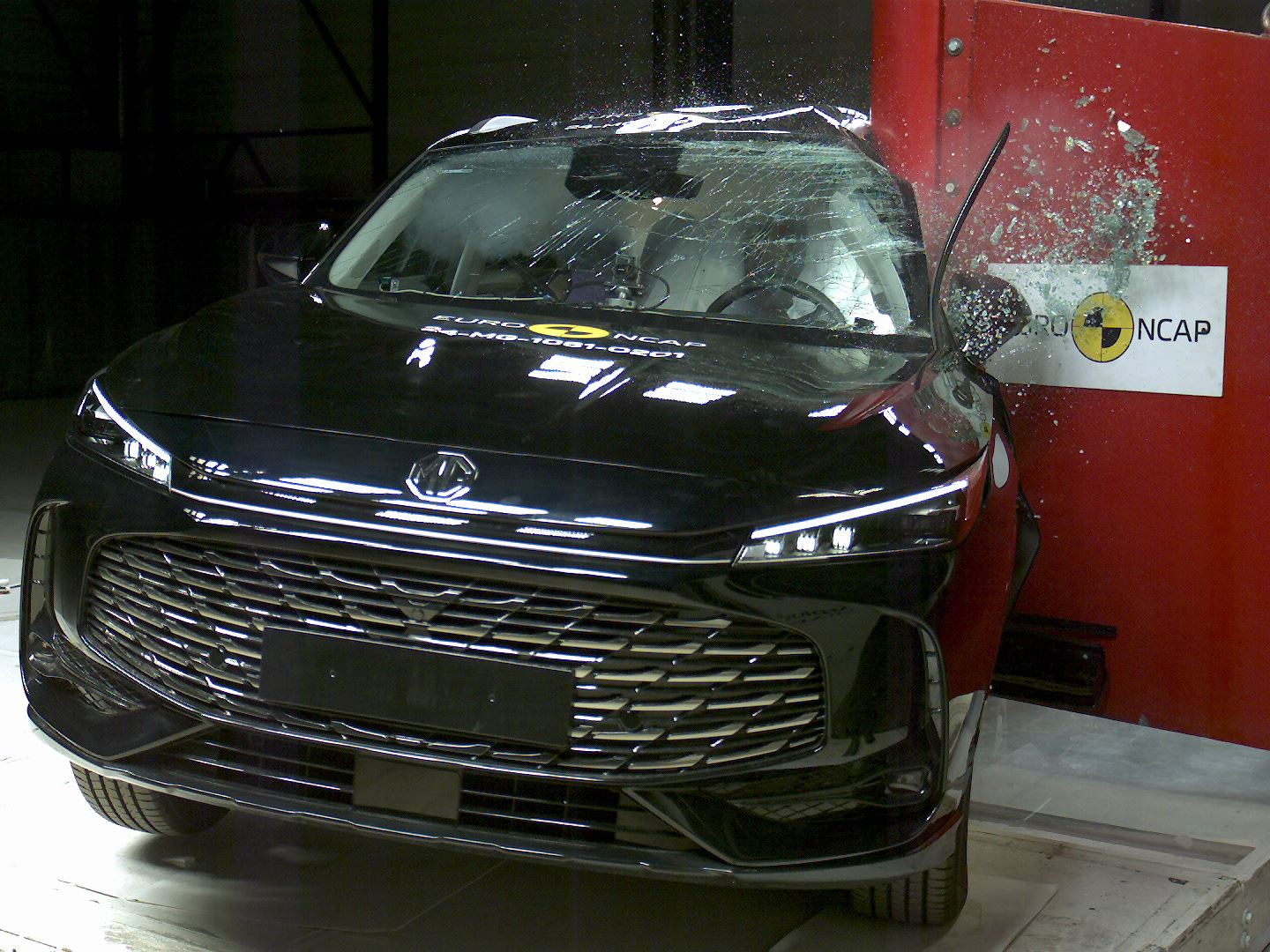 MG HS Side Pole test 2024