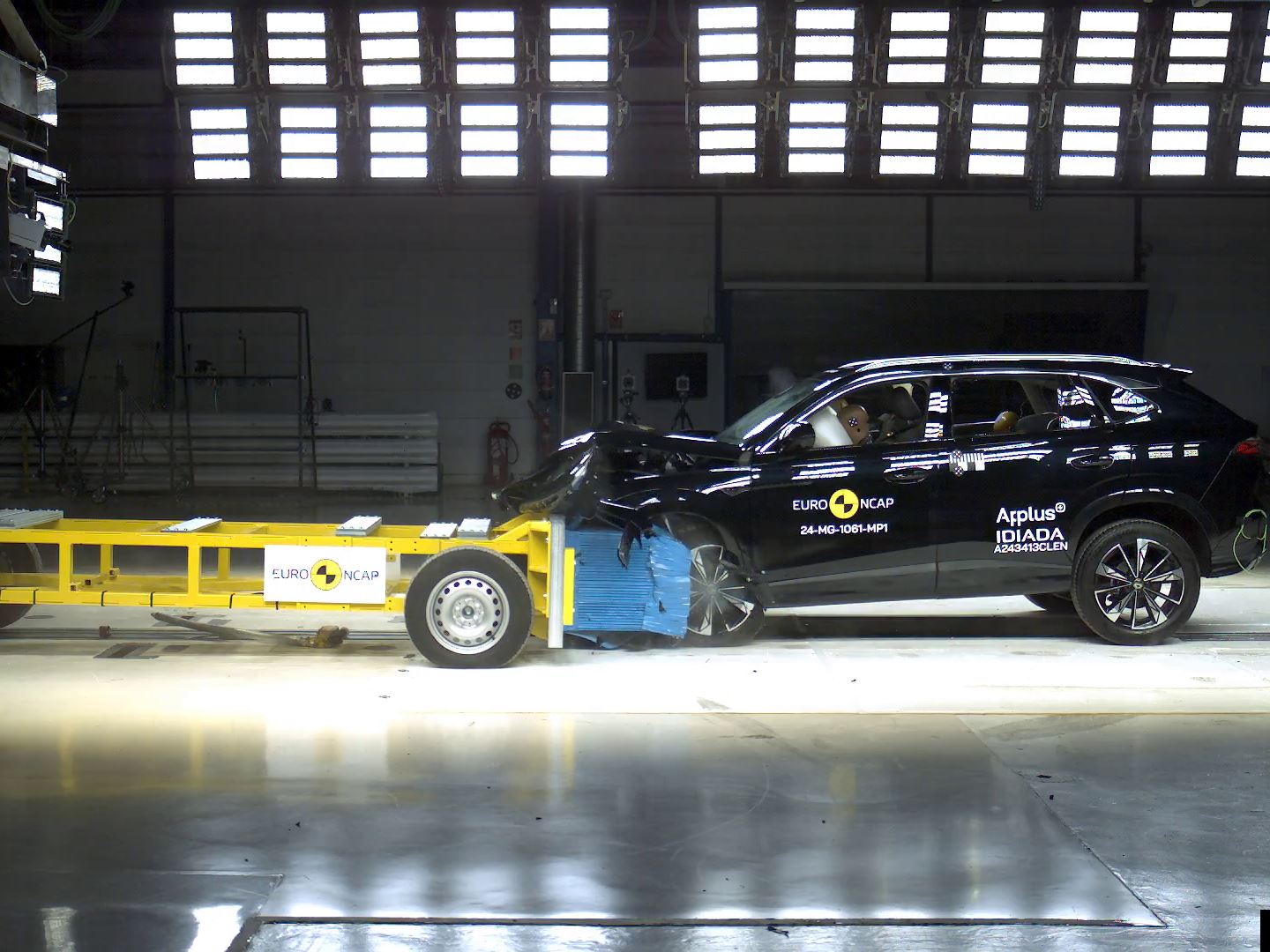 MG HS Mobile Progressive Deformable Barrier test 2024