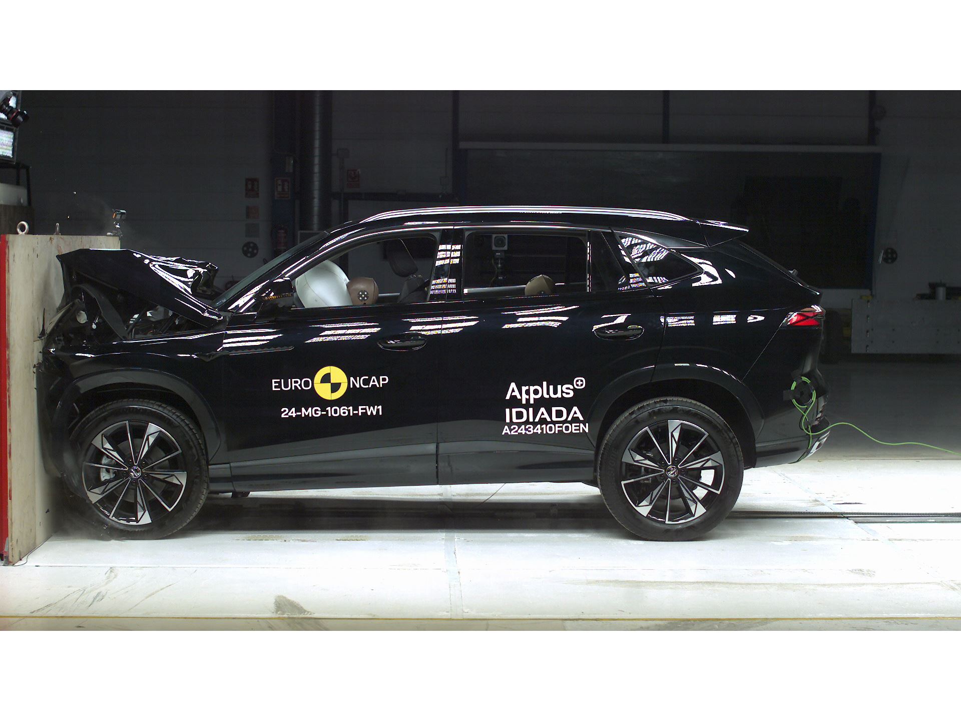 MG HS Full Width Rigid Barrier test 2024