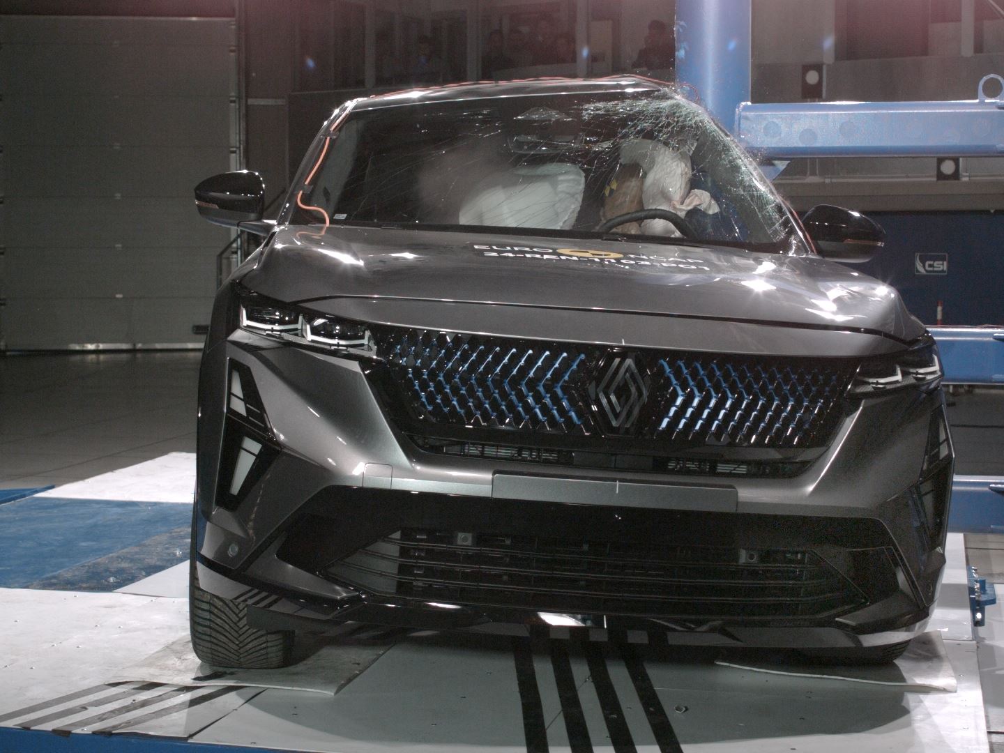 Renault Rafale PHEV Side Pole test 2022