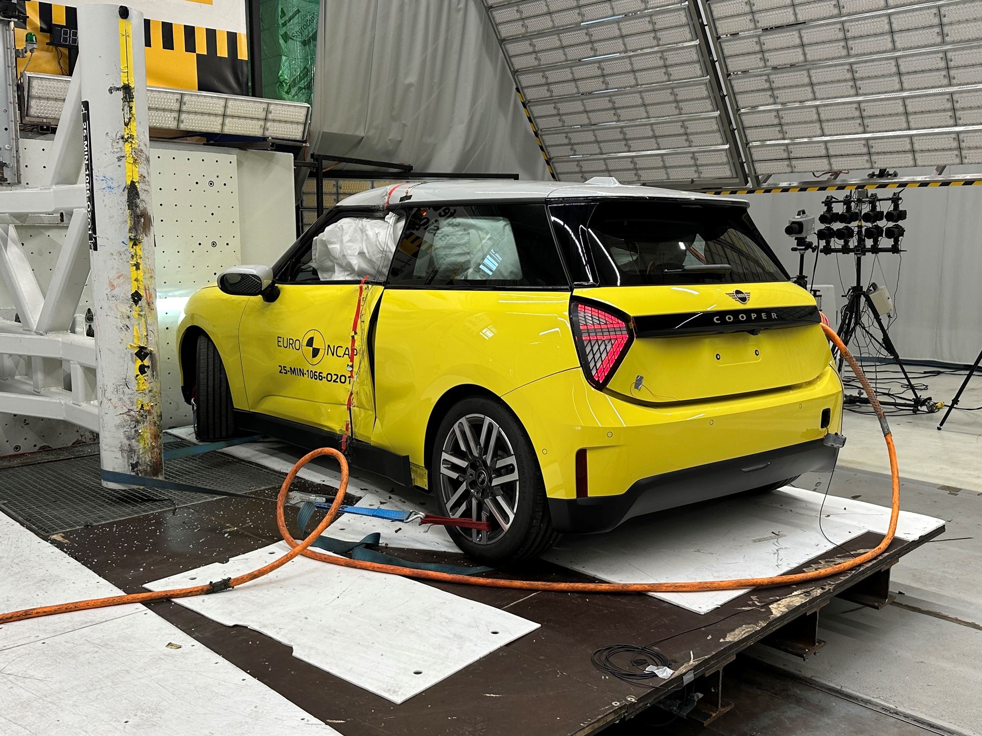 MINI Cooper E Side Pole test 2025 after crash