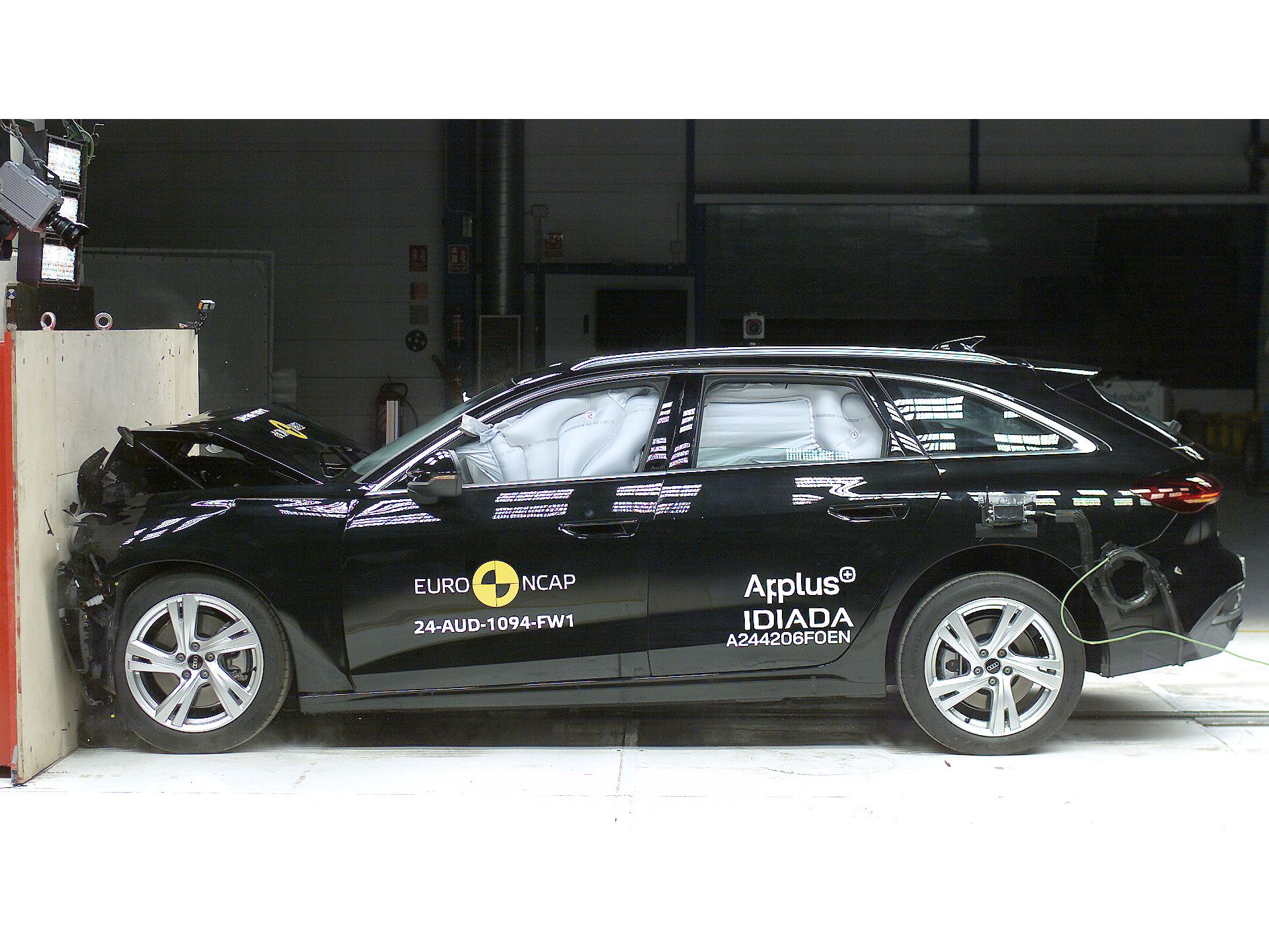 Audi A5 Full Width Rigid Barrier test 2024