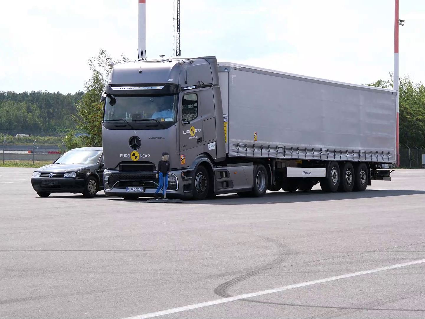 Mercedes Benz Actros L with ProCabin 4x2 Tractor Unit 2025 Commercial Truck Safety Tests