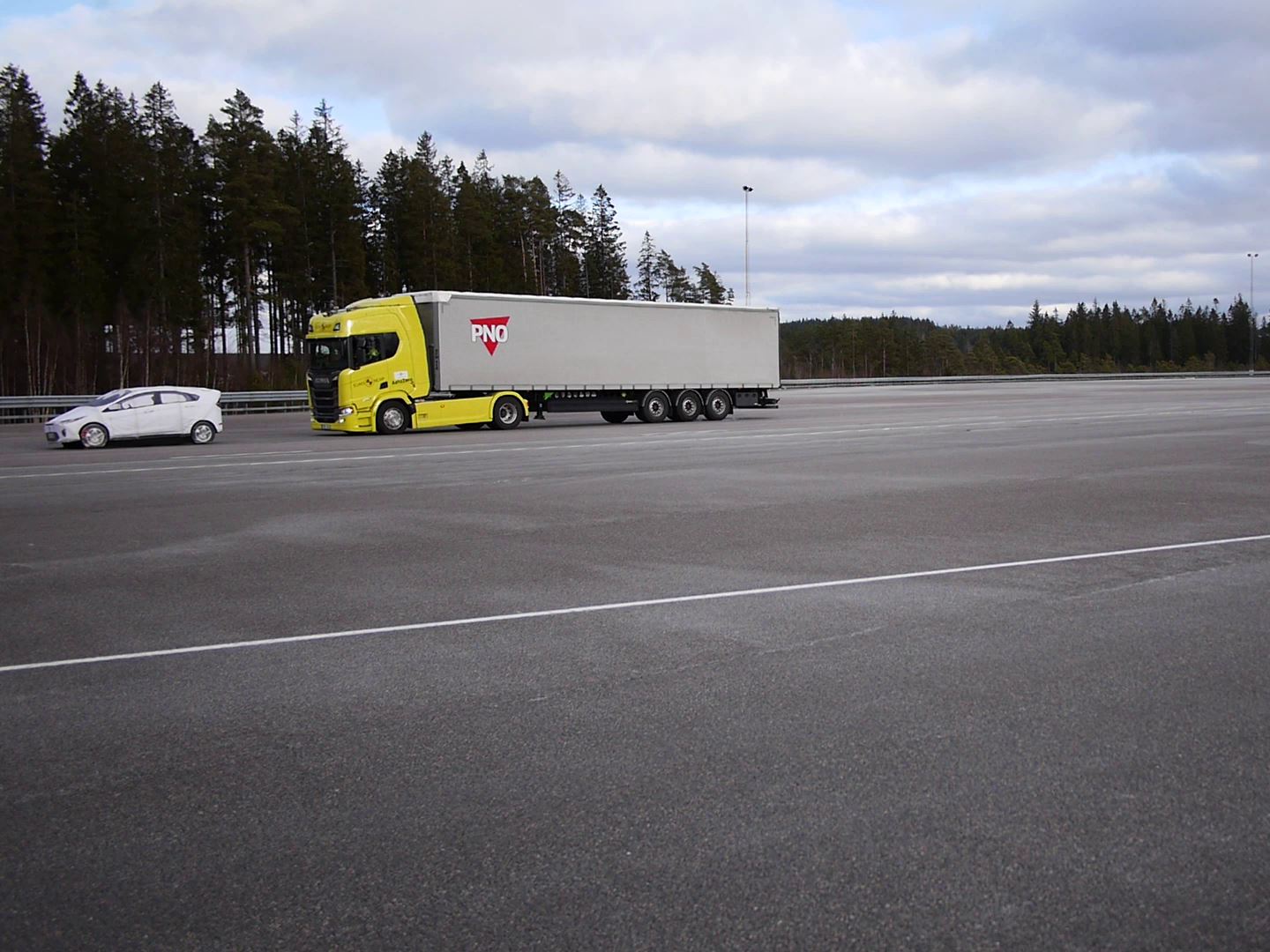 Scania R series 6x2 Rigid 2025 Commercial Truck Safety Tests