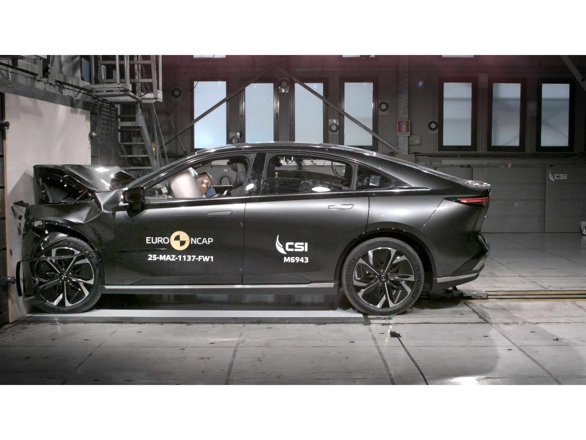 MAZDA 6e - Full Width Rigid Barrier test 2025