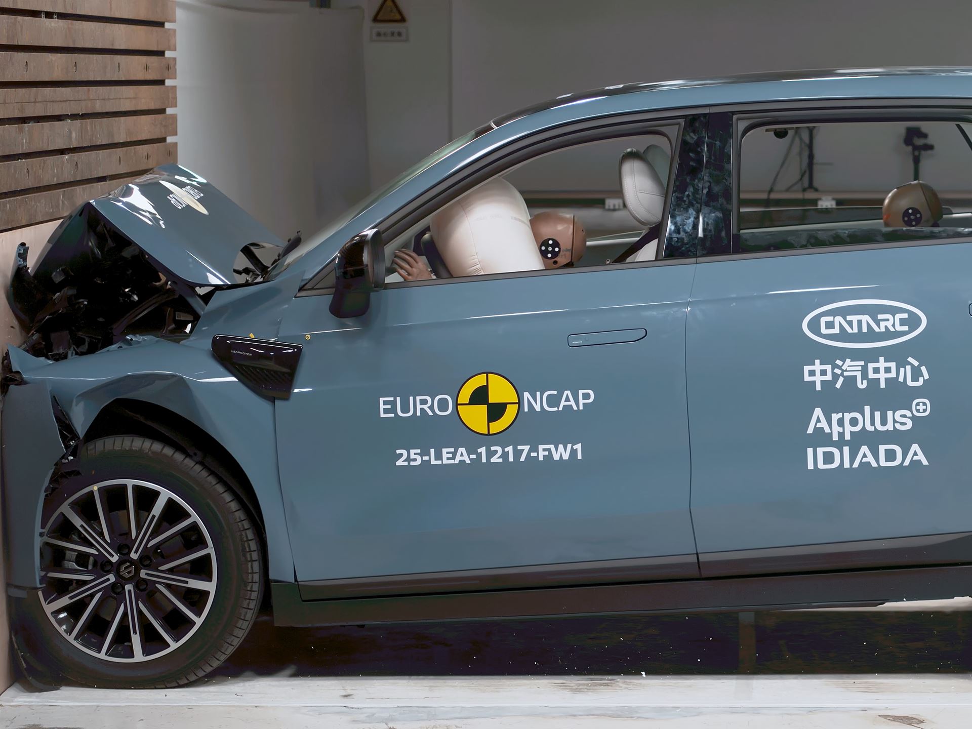 Leapmotor B10 Full Width Rigid Barrier test 2025