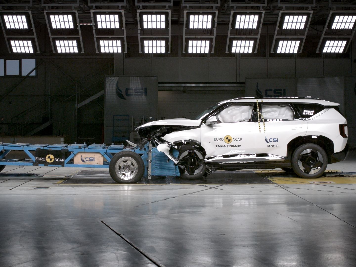 Kia EV5 Mobile Progressive Deformable Barrier test 2025