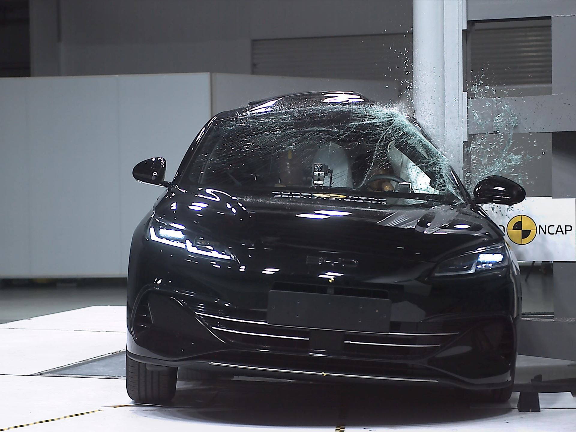 BYD SEAL 6 Side Pole test 2025