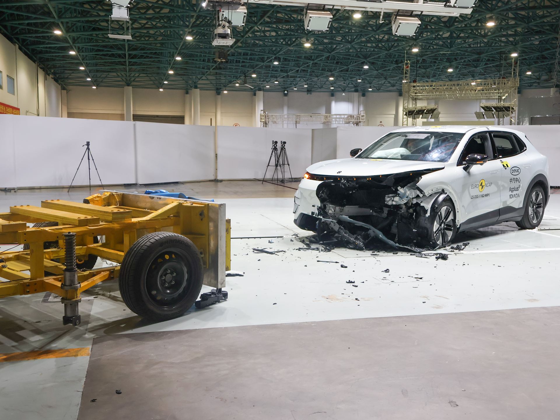 Deepal S05 Mobile Progressive Deformable Barrier test 2025 after crash